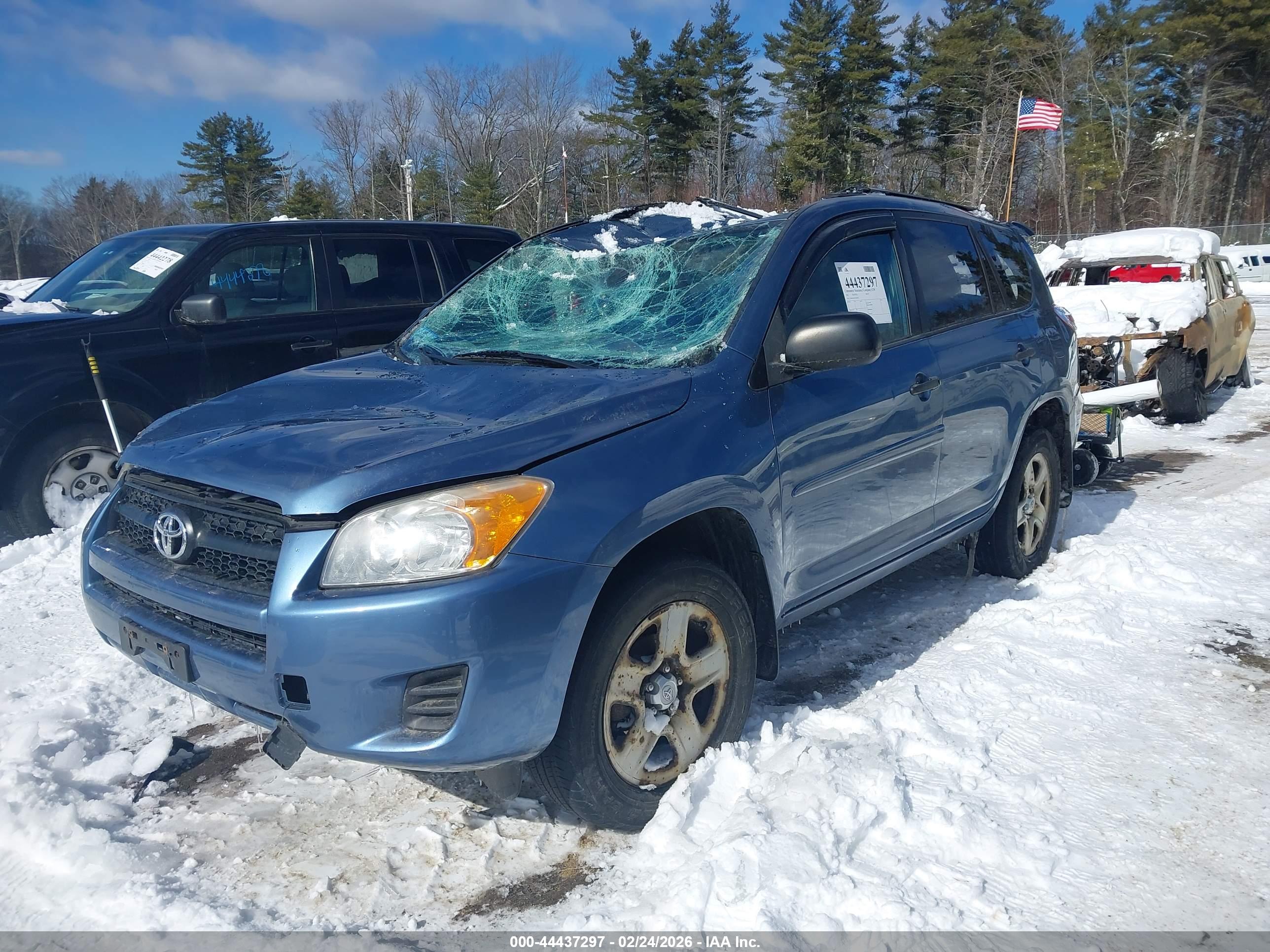 TOYOTA RAV4 image 2