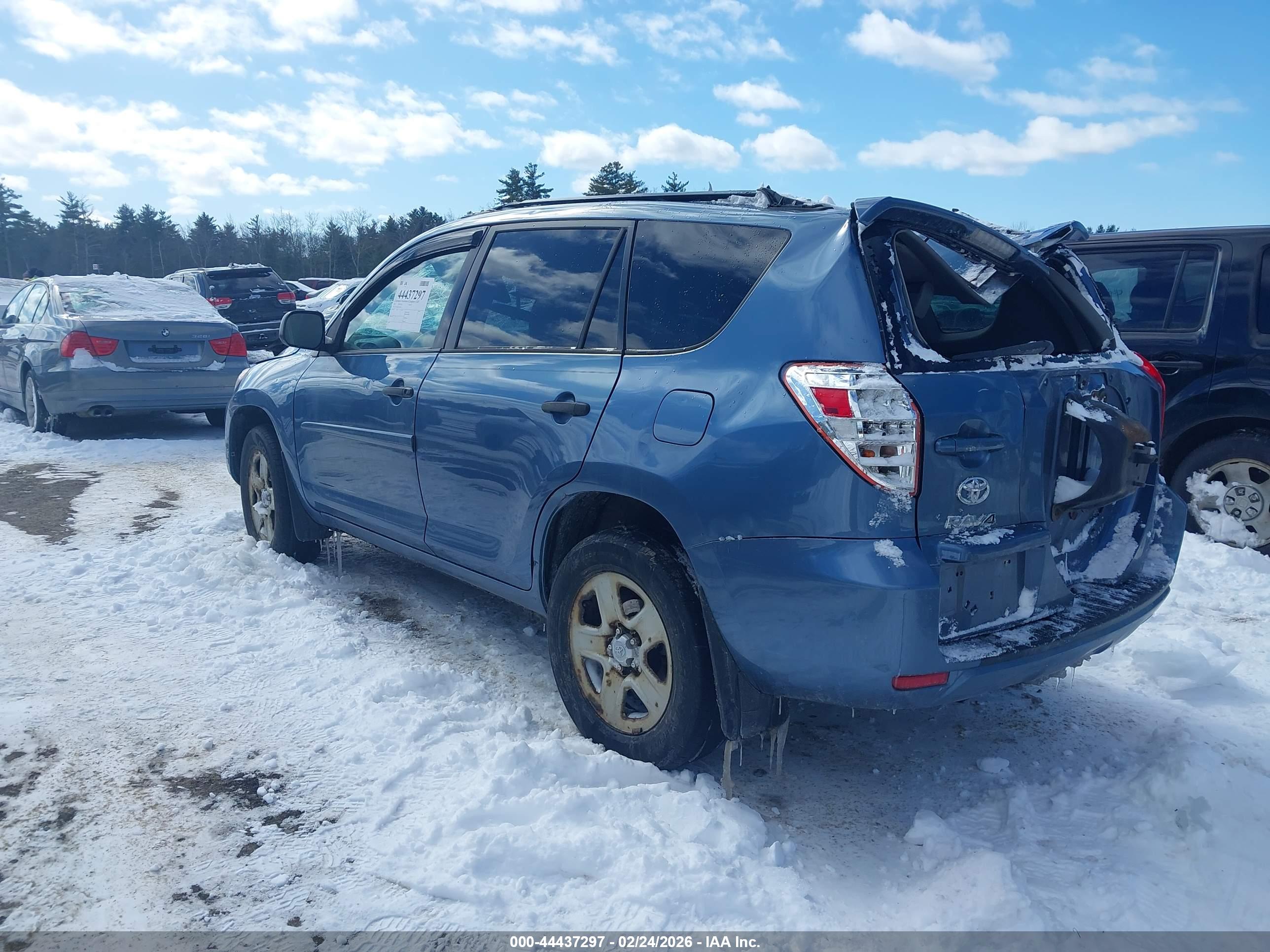 TOYOTA RAV4 image 3