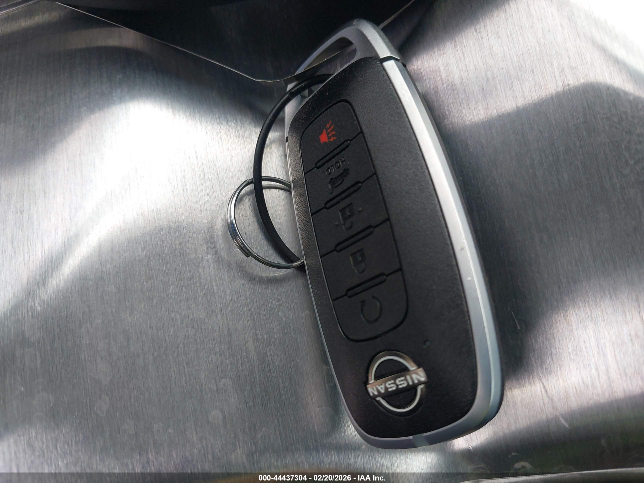 NISSAN ROGUE image 11