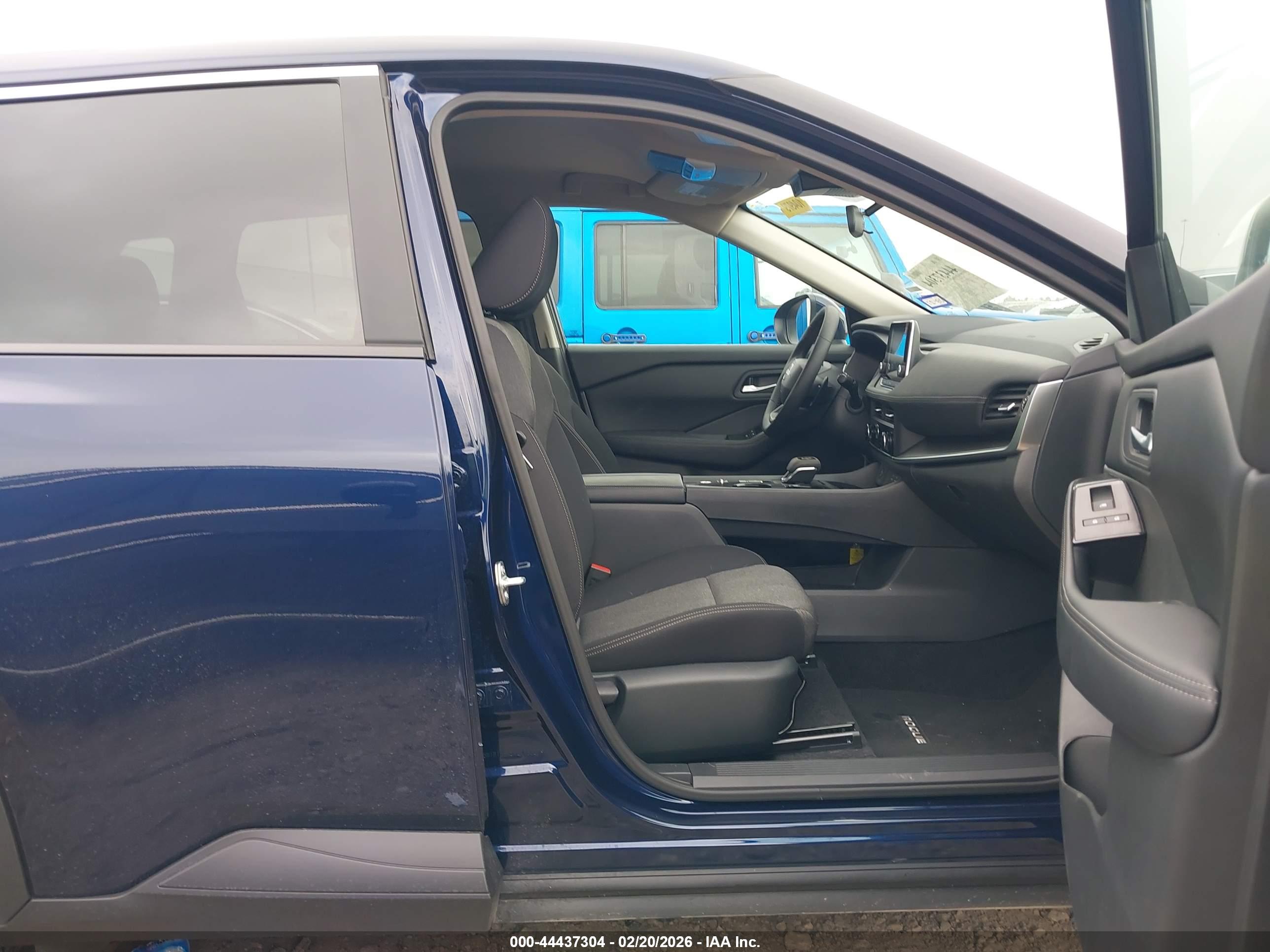 NISSAN ROGUE image 5