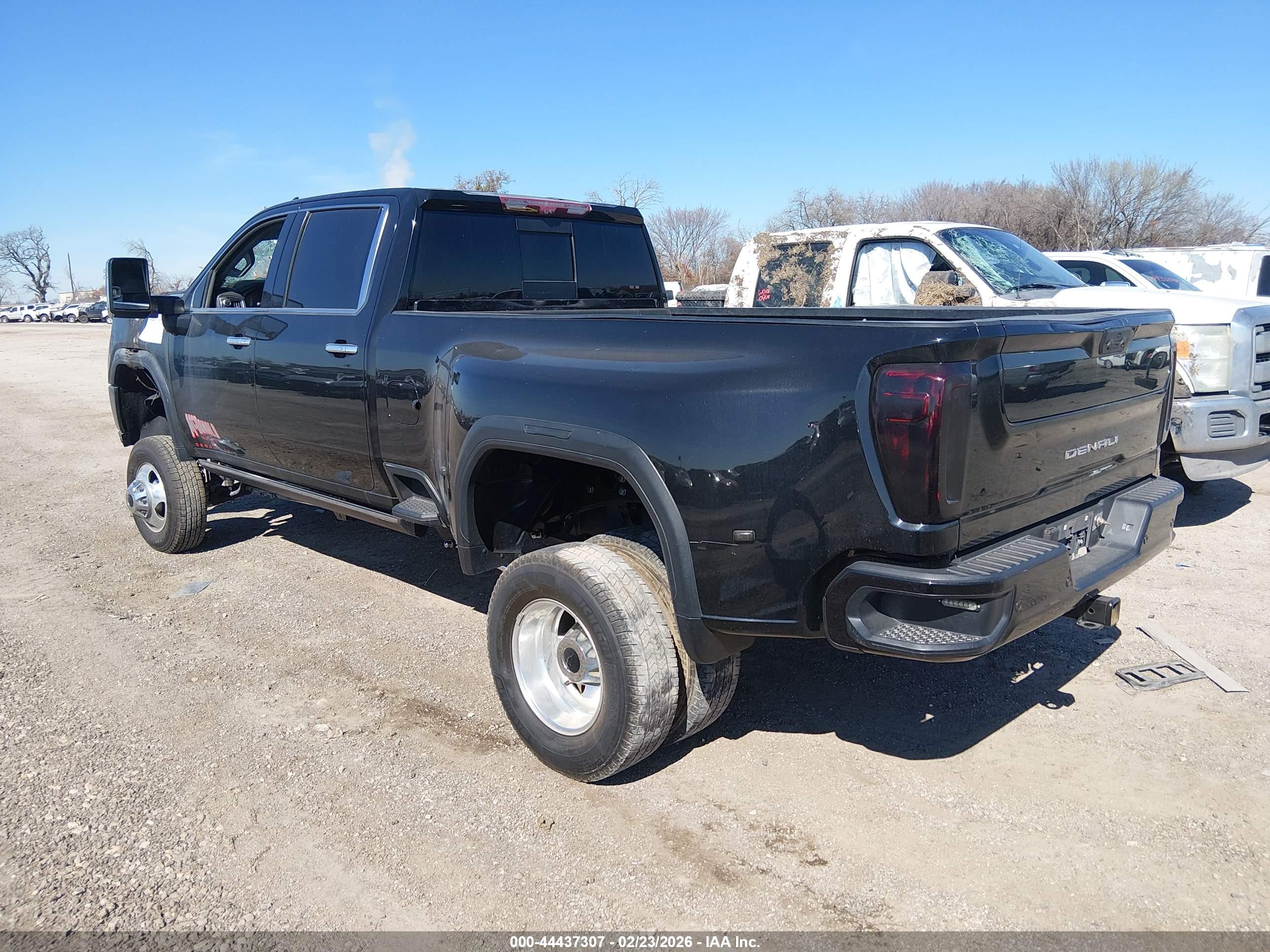 GMC SIERRA image 4