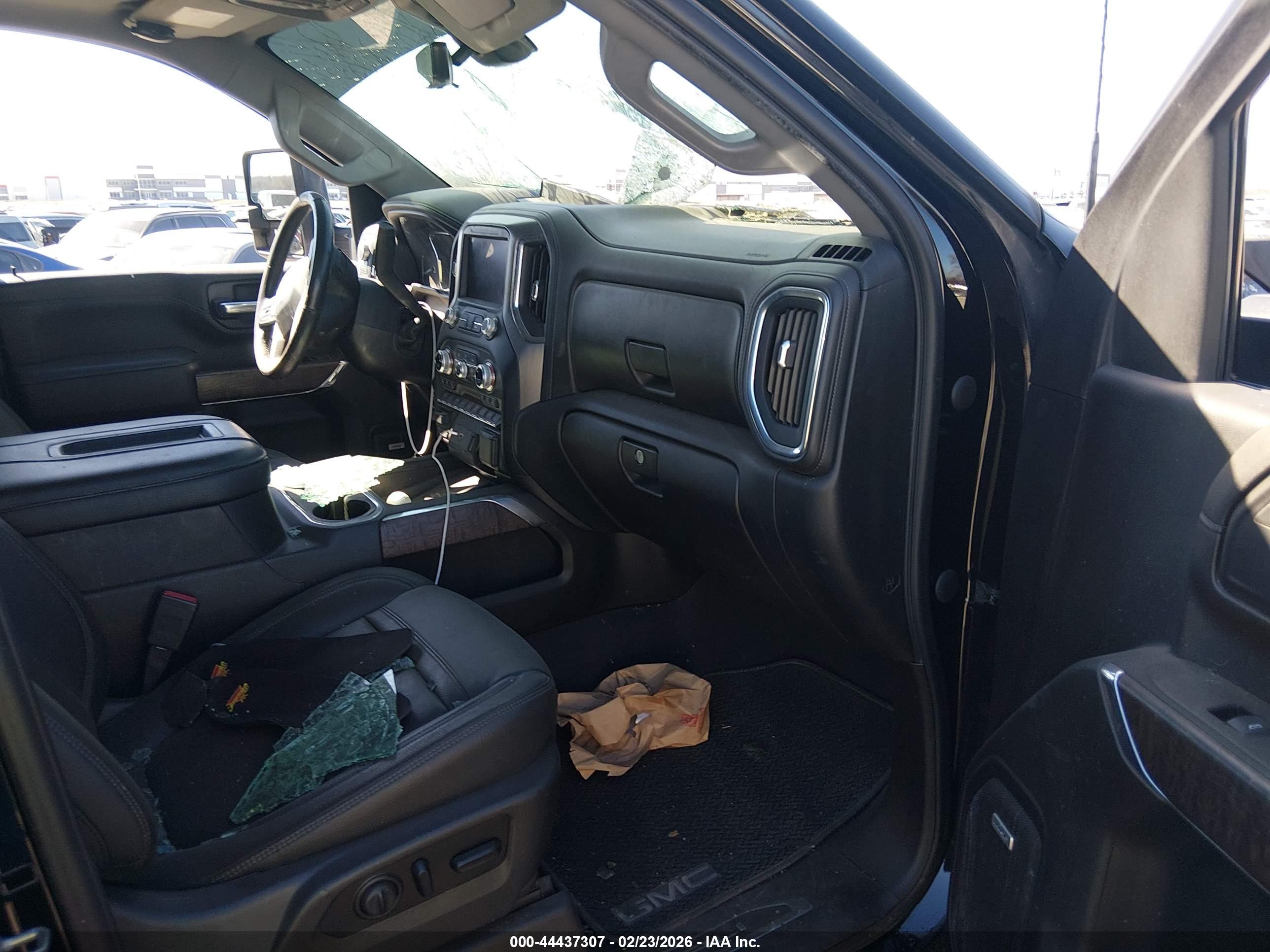 GMC SIERRA image 5