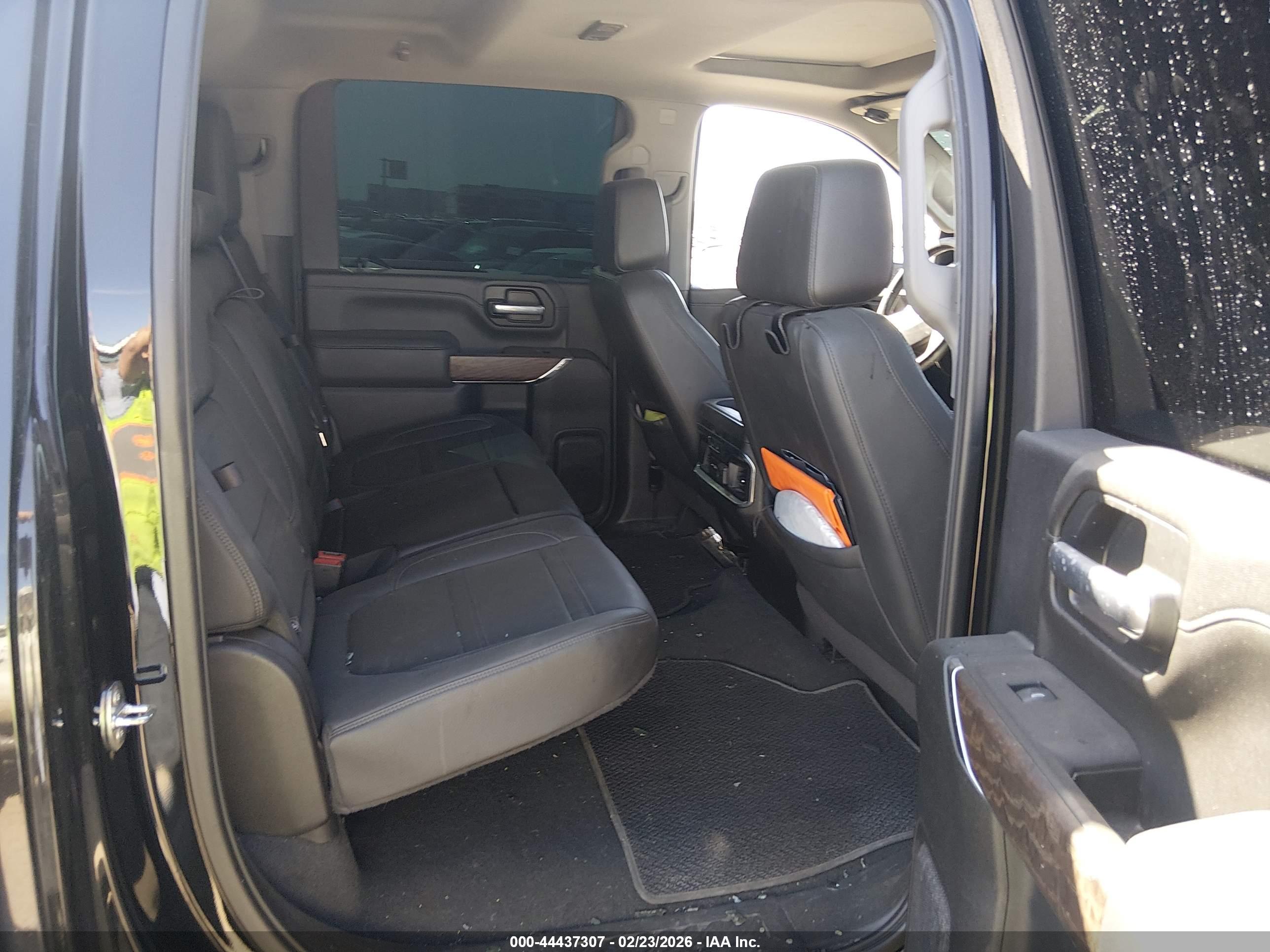 GMC SIERRA image 7