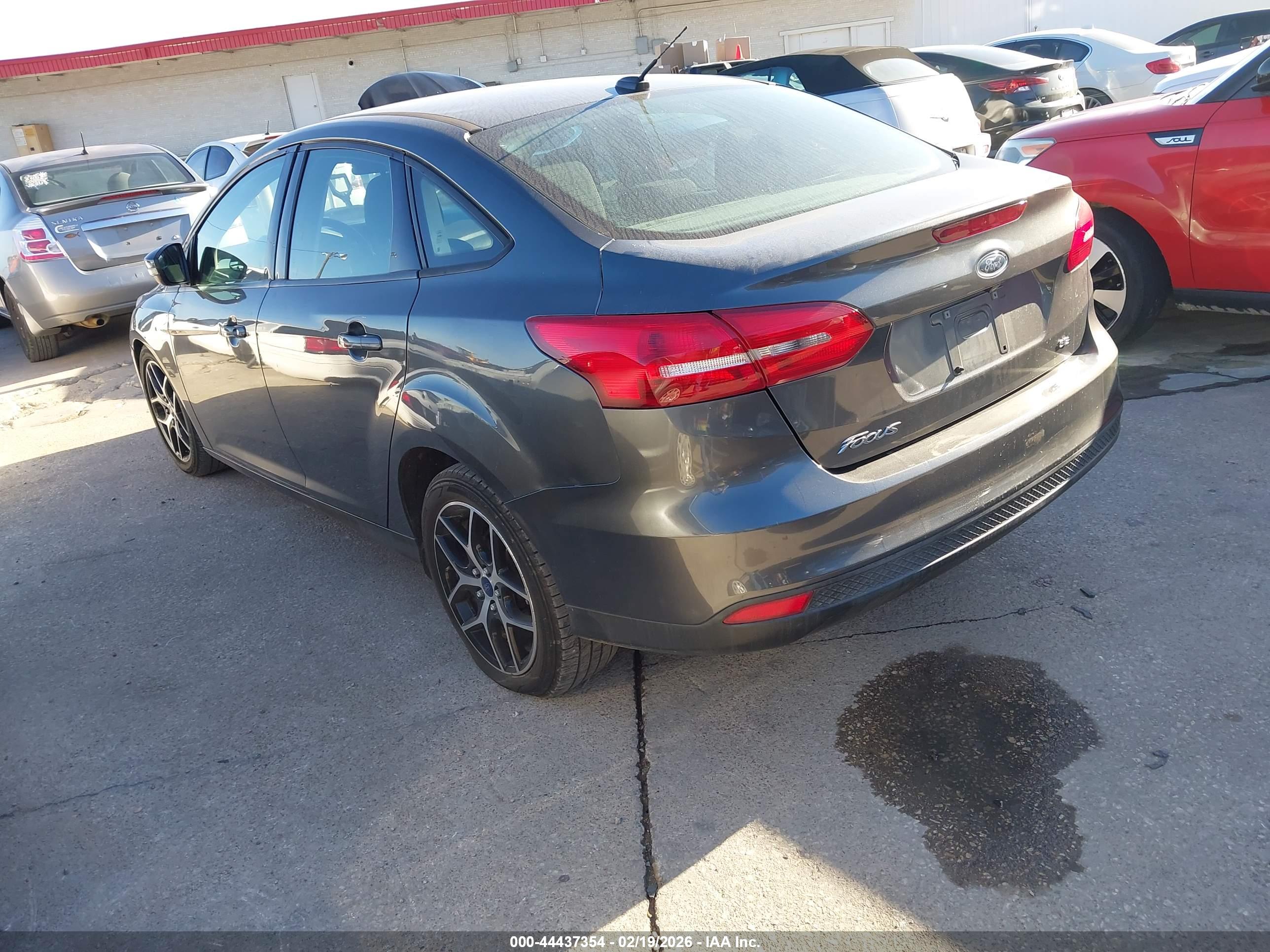 FORD FOCUS image 3