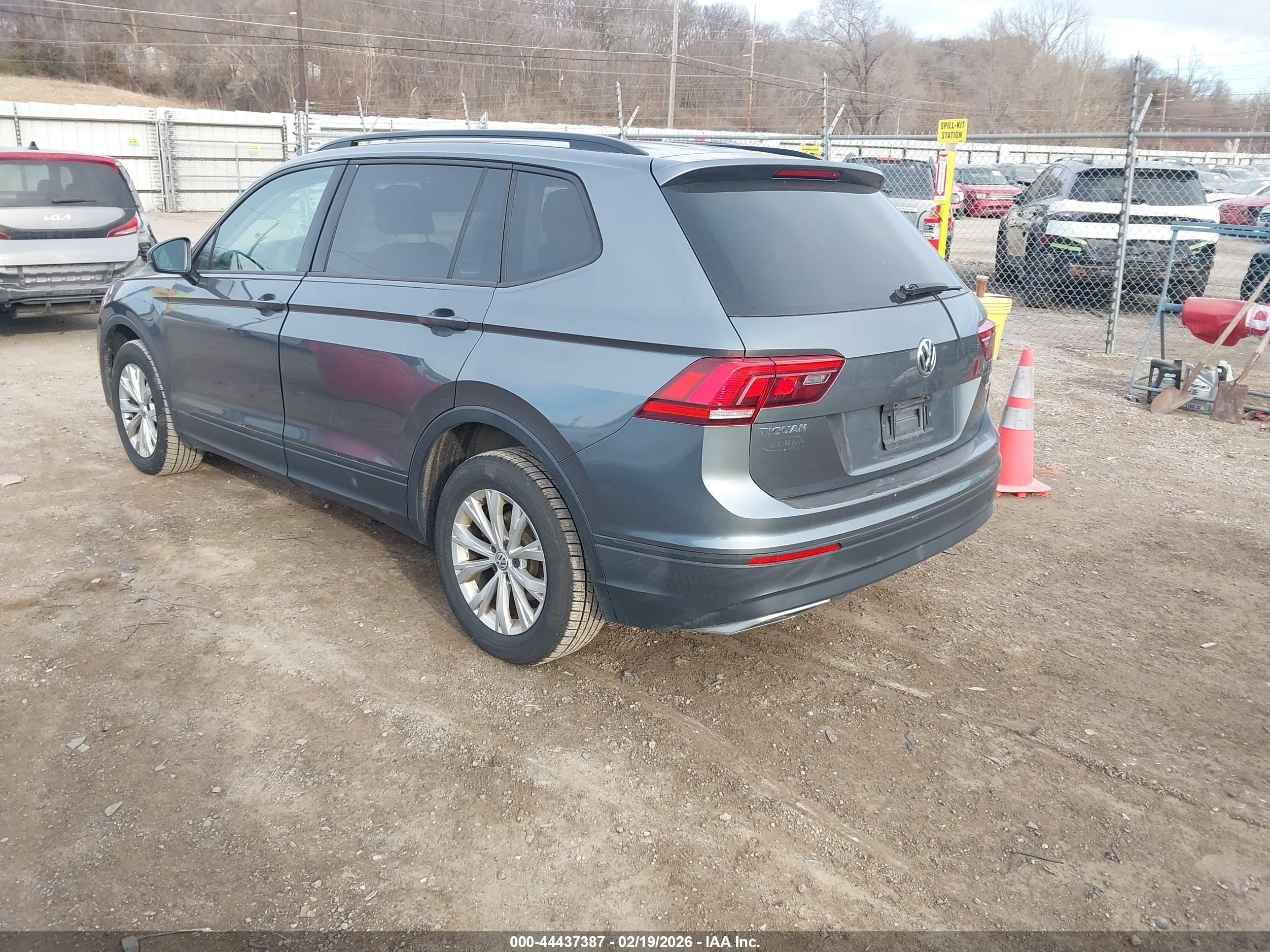 VOLKSWAGEN TIGUAN image 3