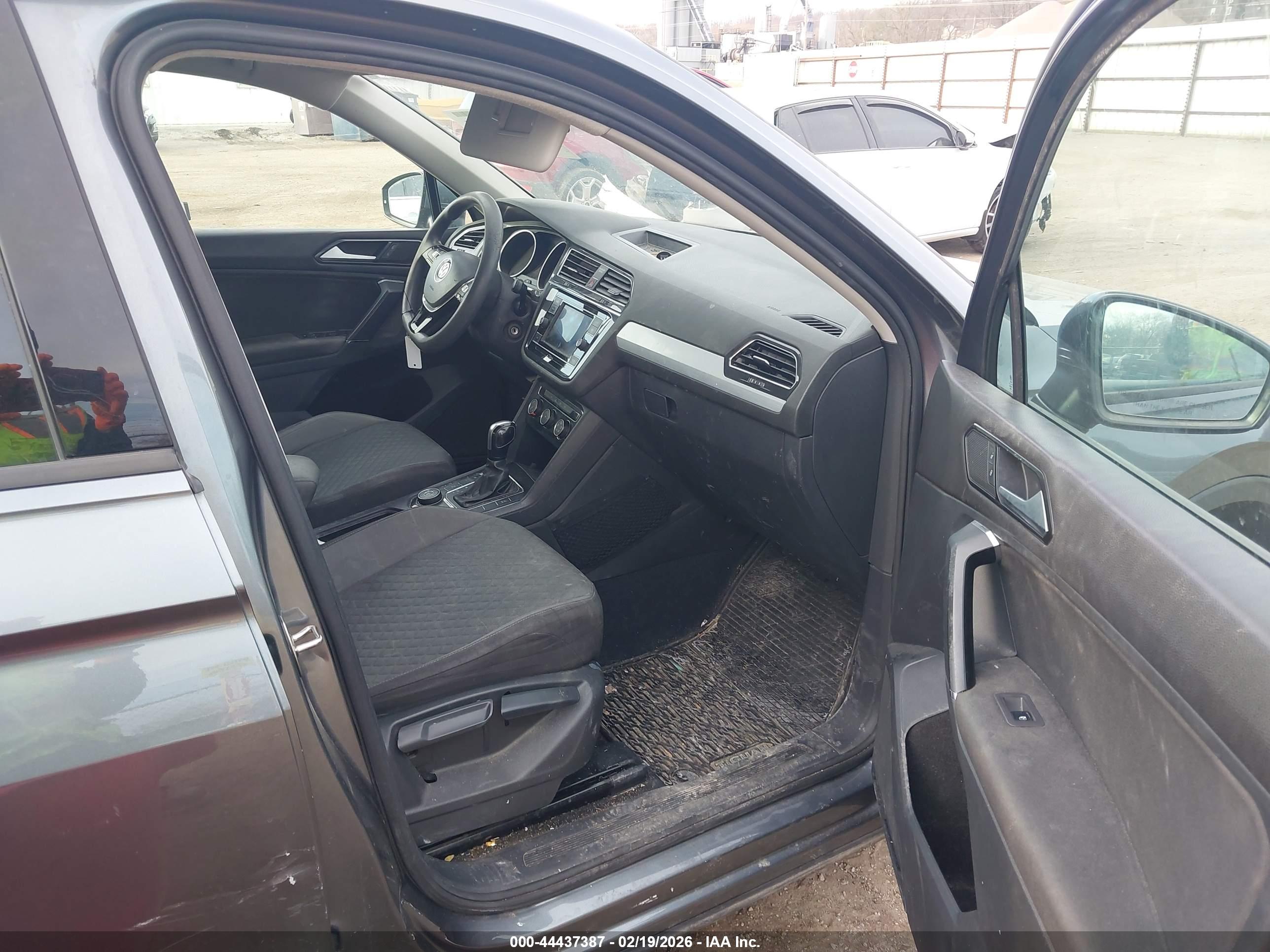 VOLKSWAGEN TIGUAN image 5