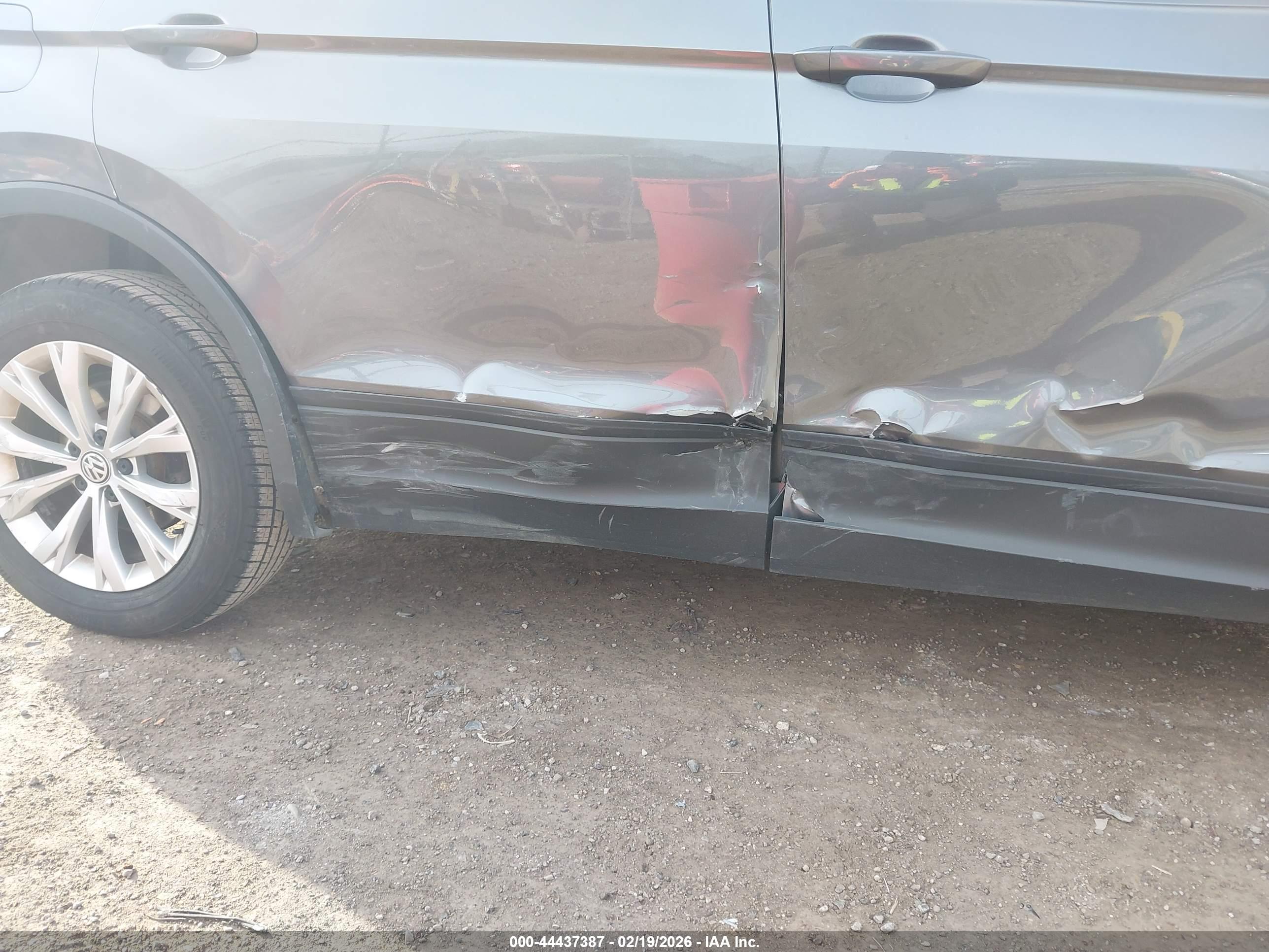 VOLKSWAGEN TIGUAN image 6