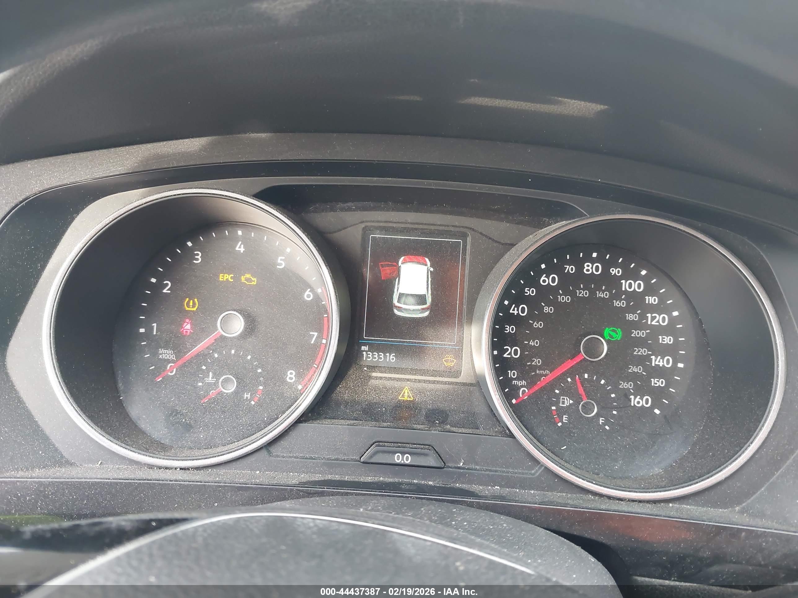 VOLKSWAGEN TIGUAN image 7