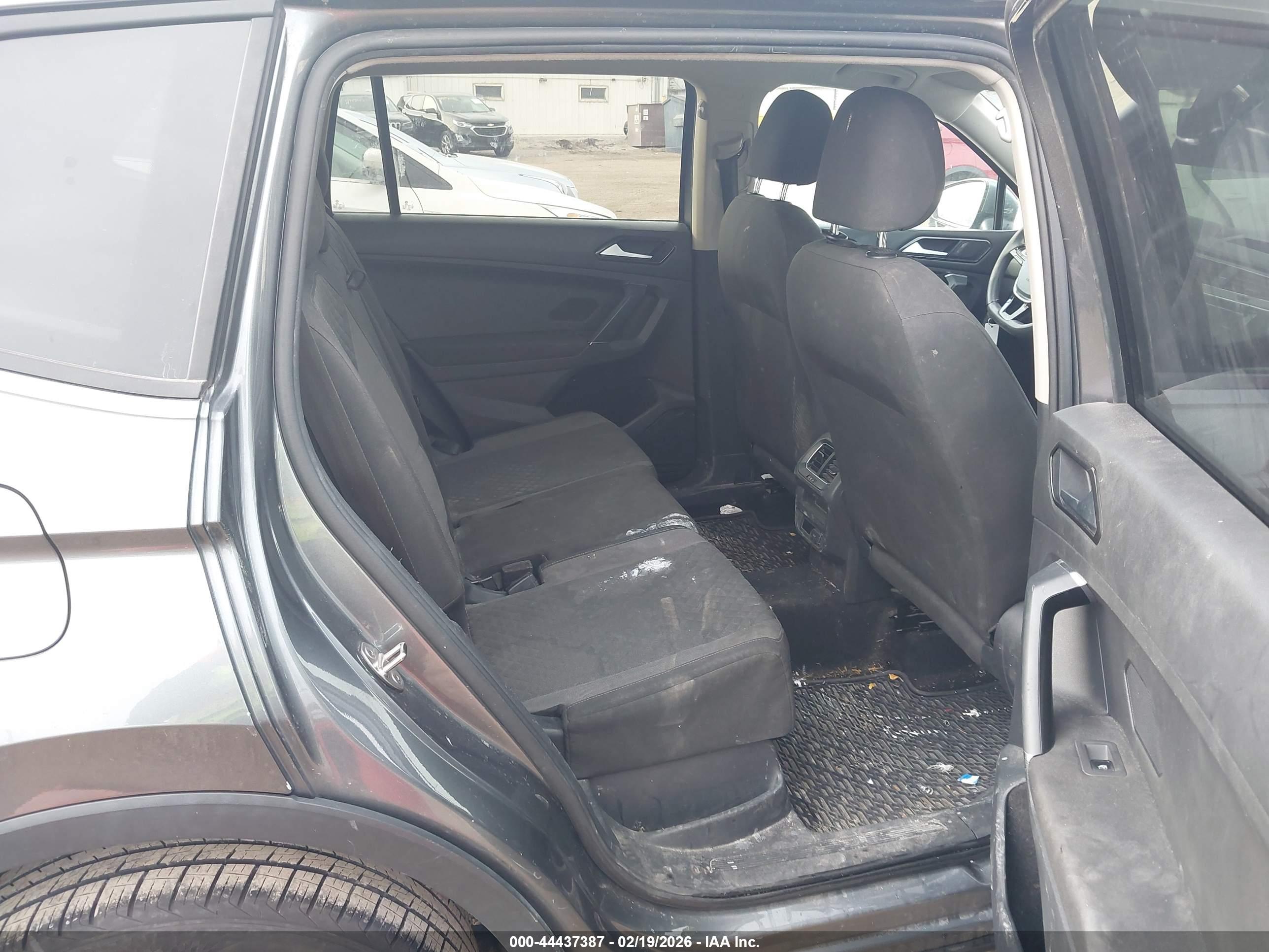 VOLKSWAGEN TIGUAN image 8