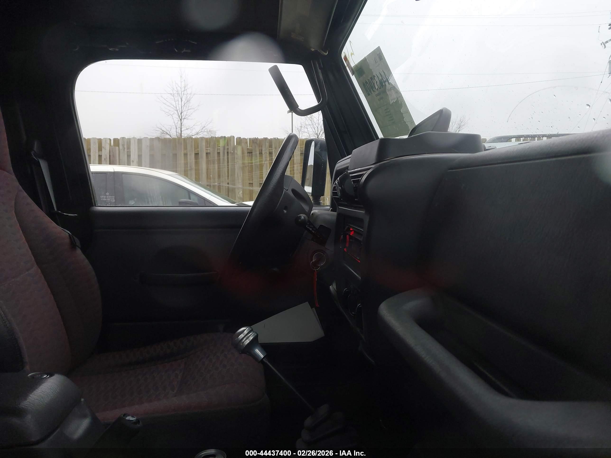 JEEP WRANGLER image 5
