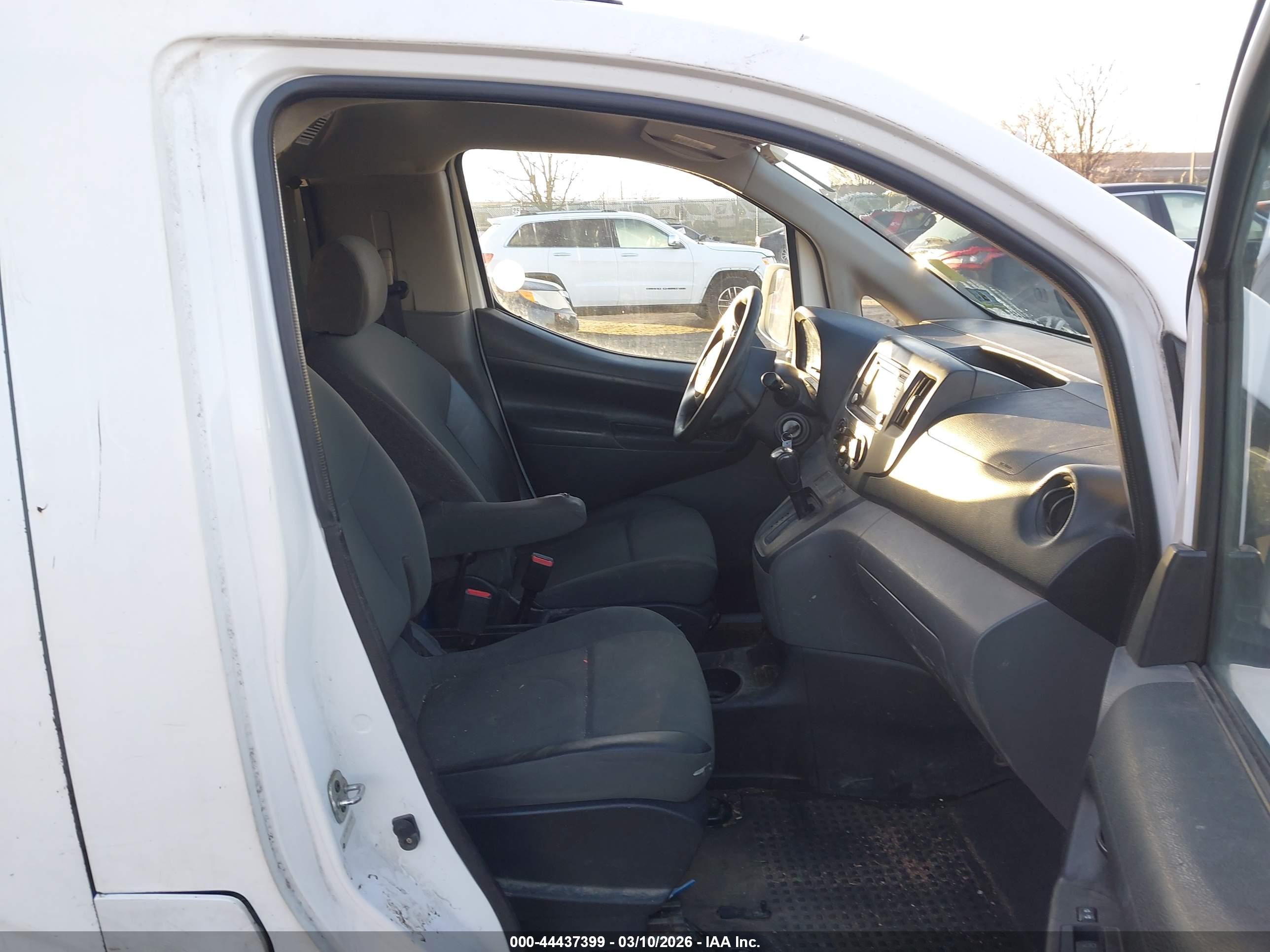 NISSAN NV200 image 5