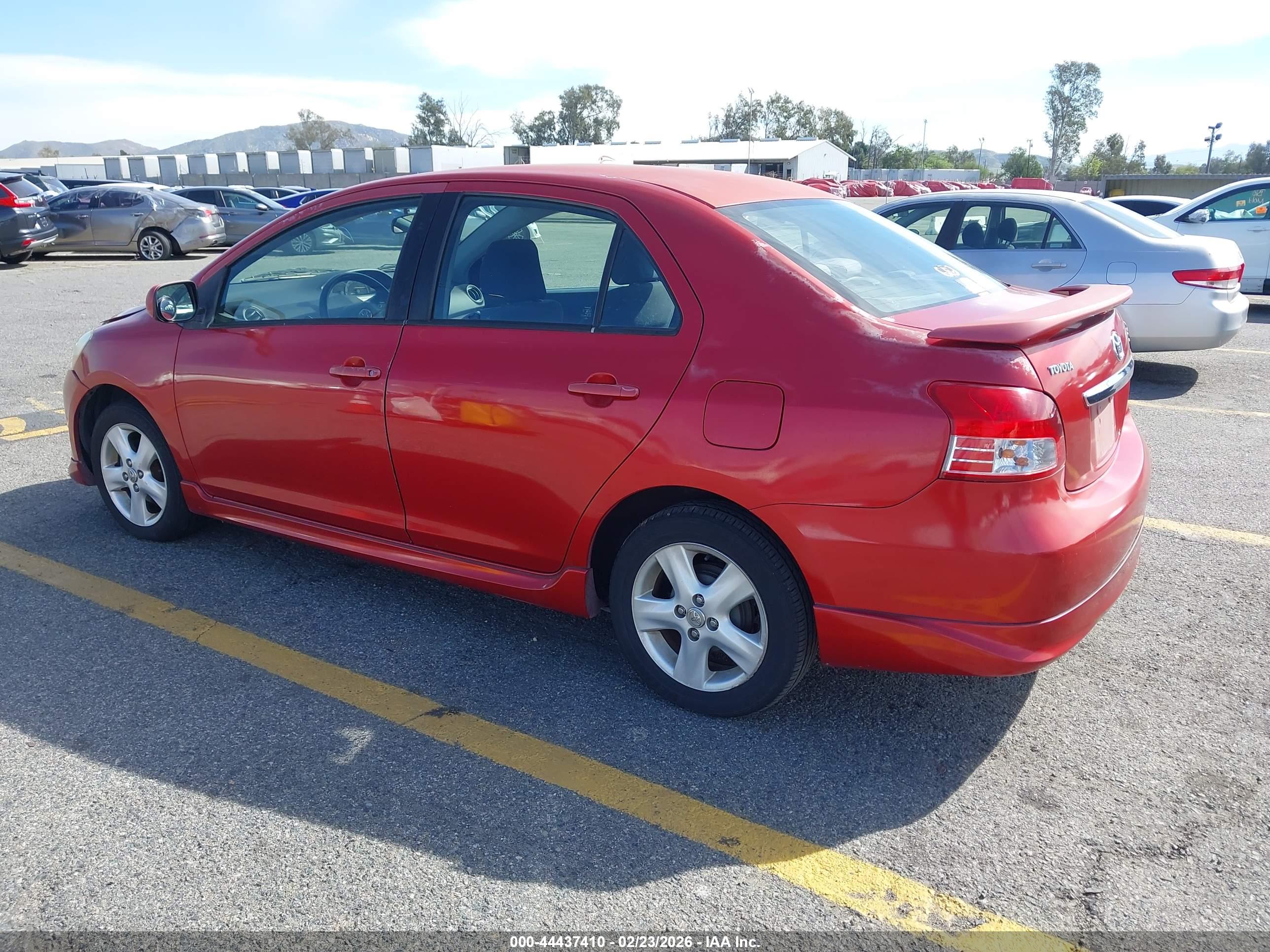 TOYOTA YARIS image 3