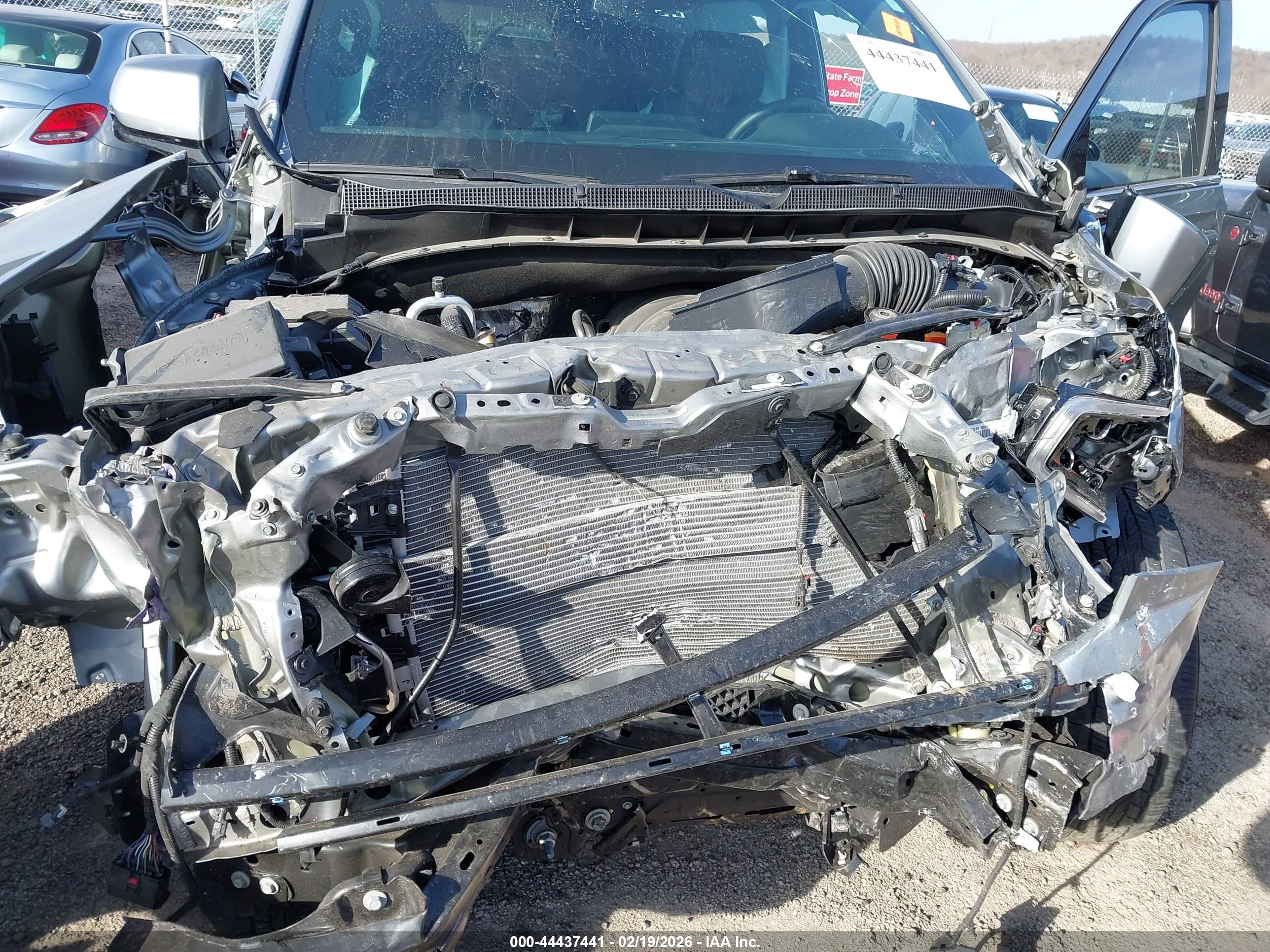 CHEVROLET TAHOE image 10