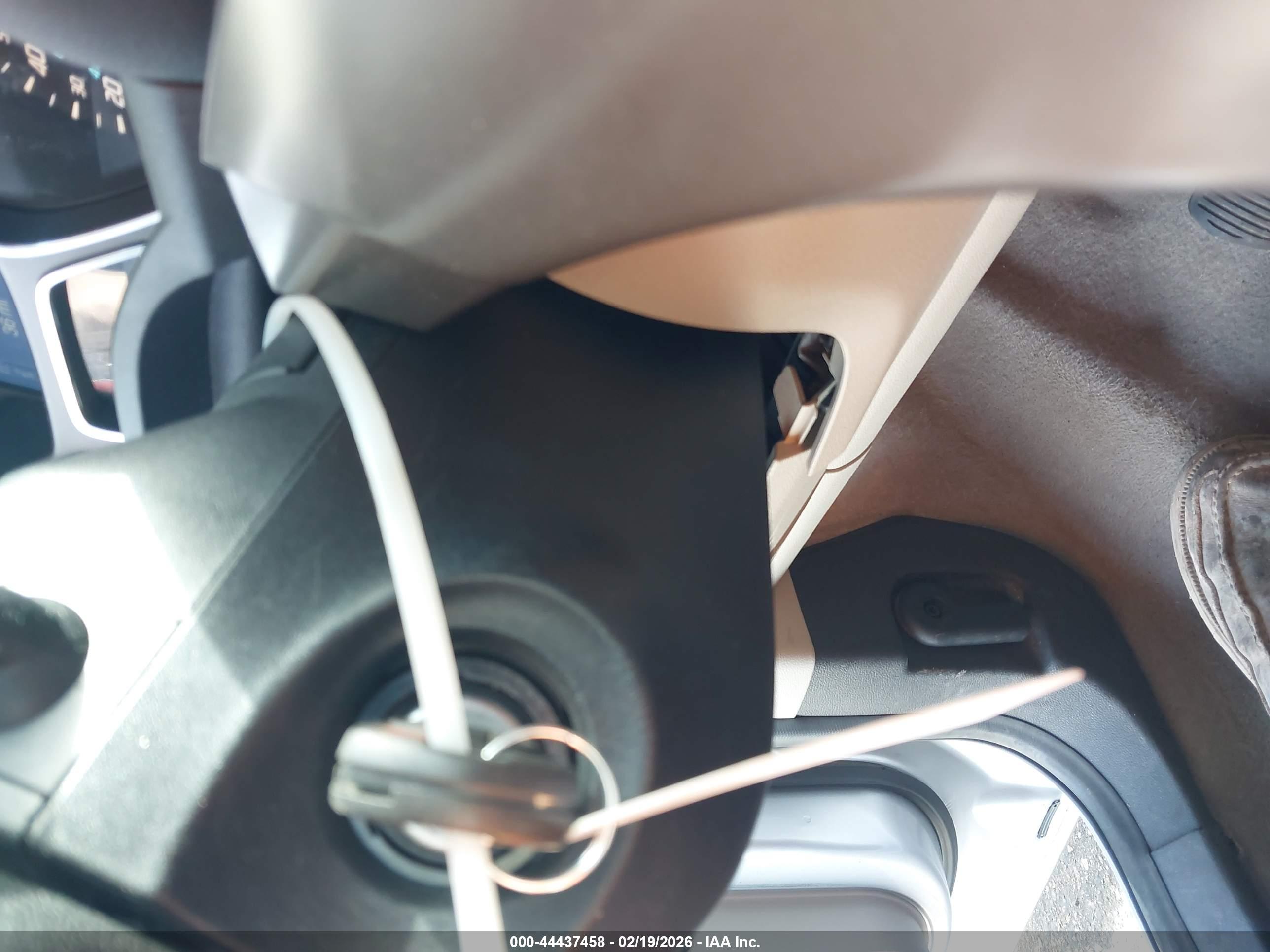 FORD ESCAPE image 11
