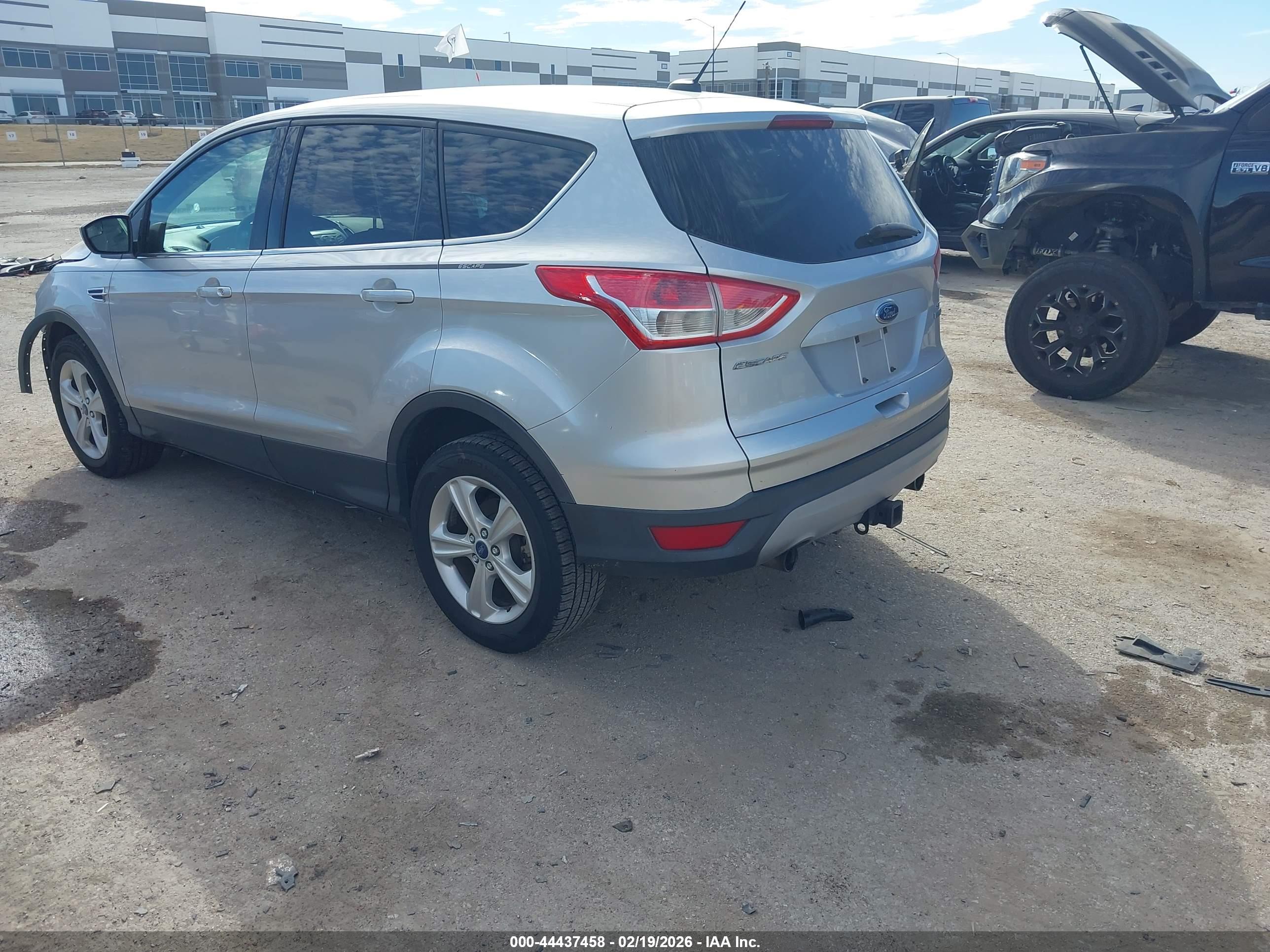 FORD ESCAPE image 3