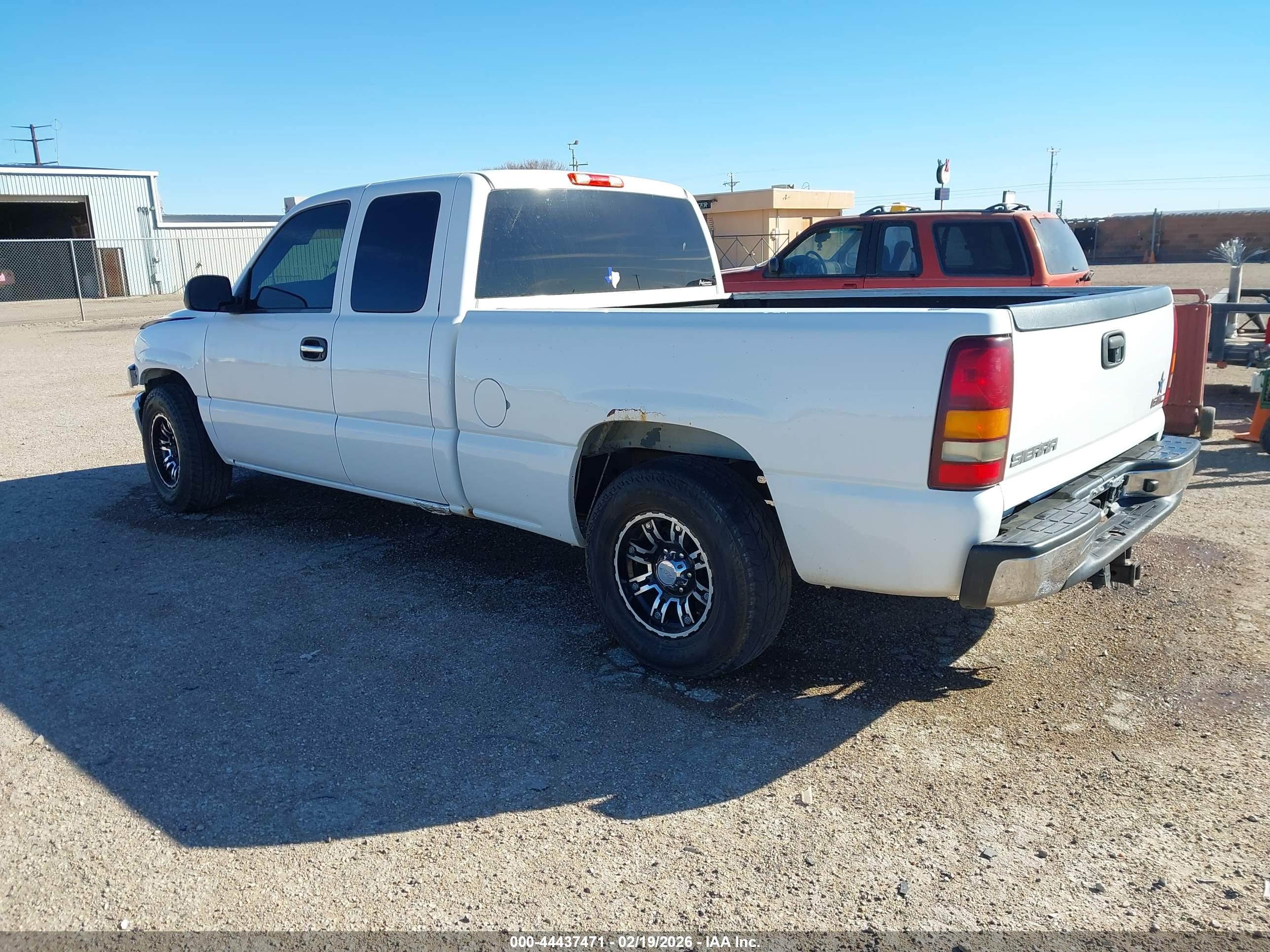 GMC SIERRA image 3