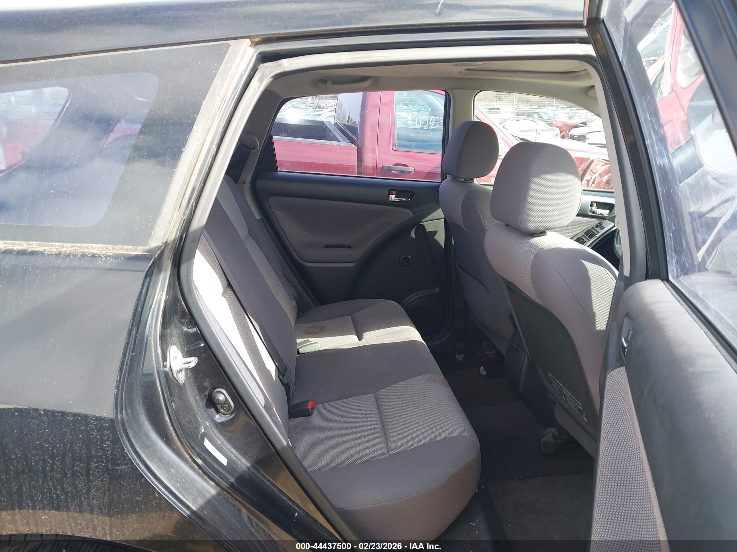 TOYOTA MATRIX image 8