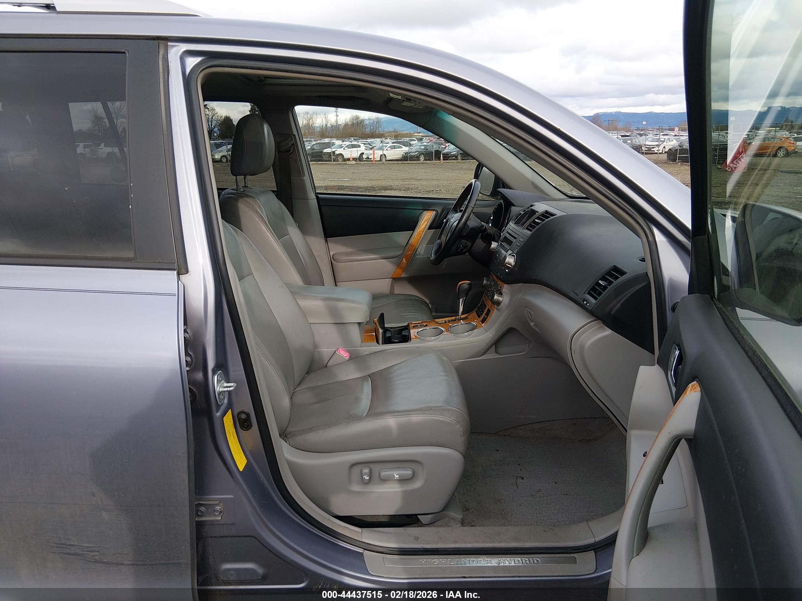 TOYOTA HIGHLANDER image 5