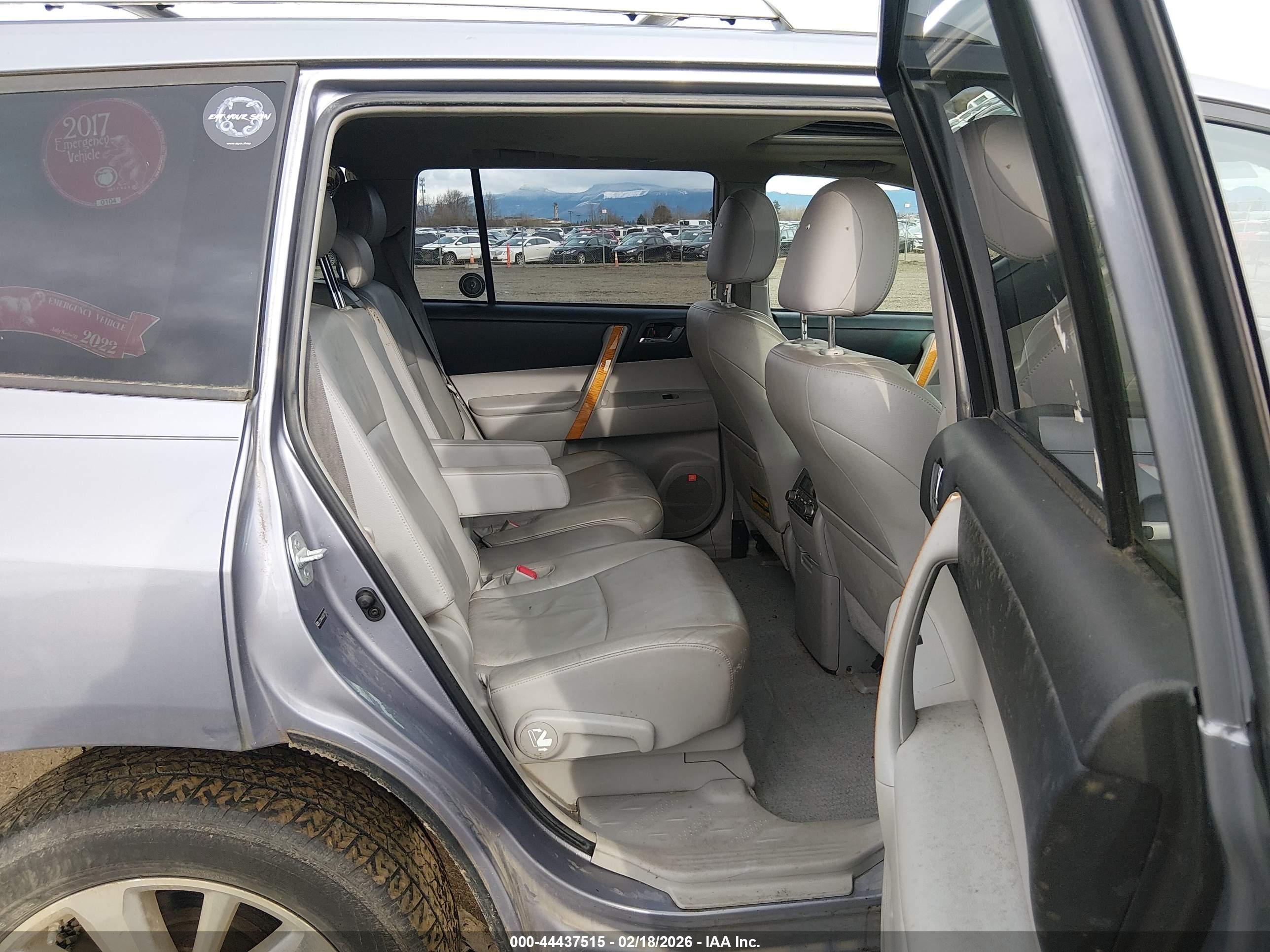 TOYOTA HIGHLANDER image 8