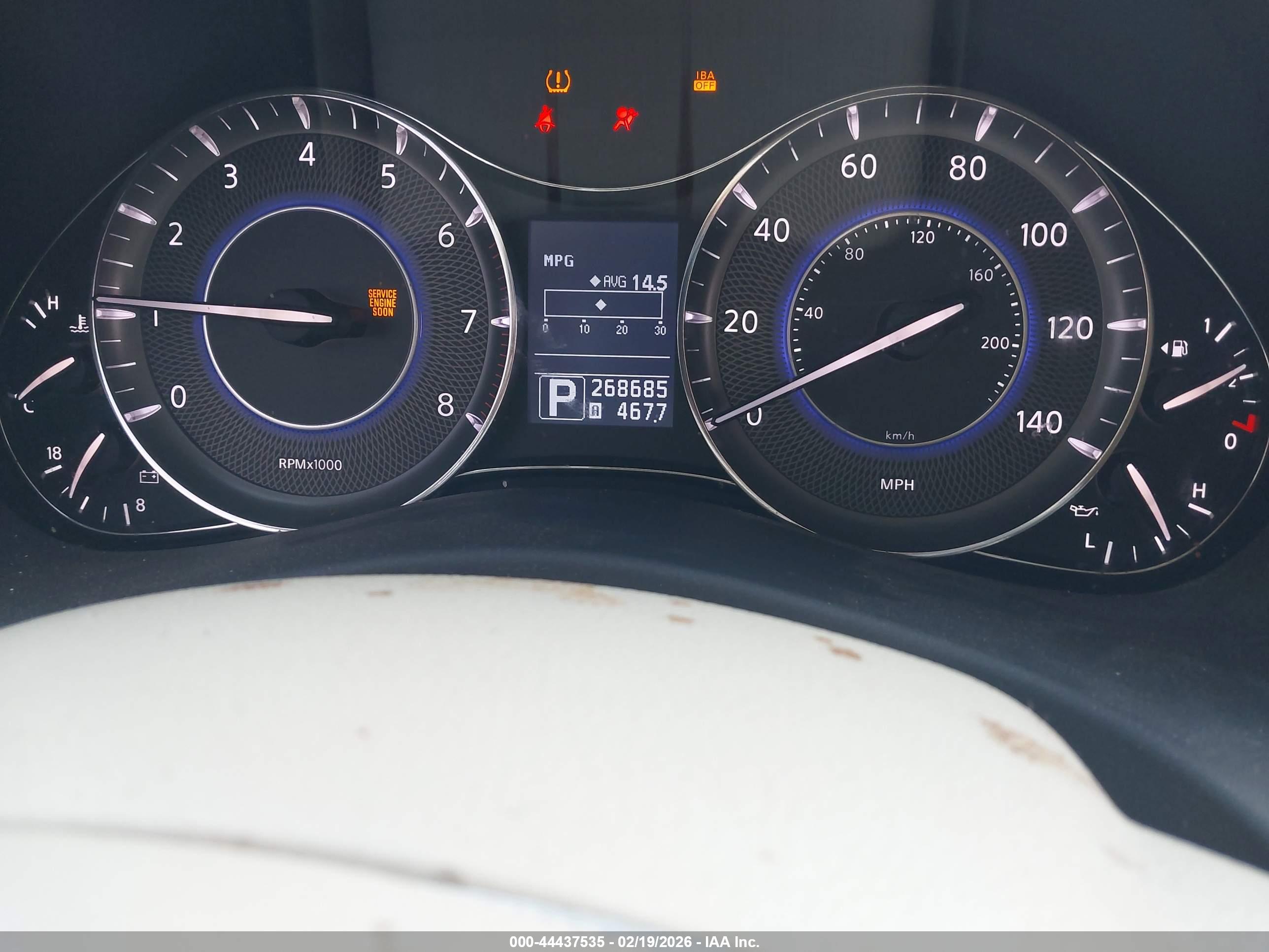 INFINITI QX56 image 7