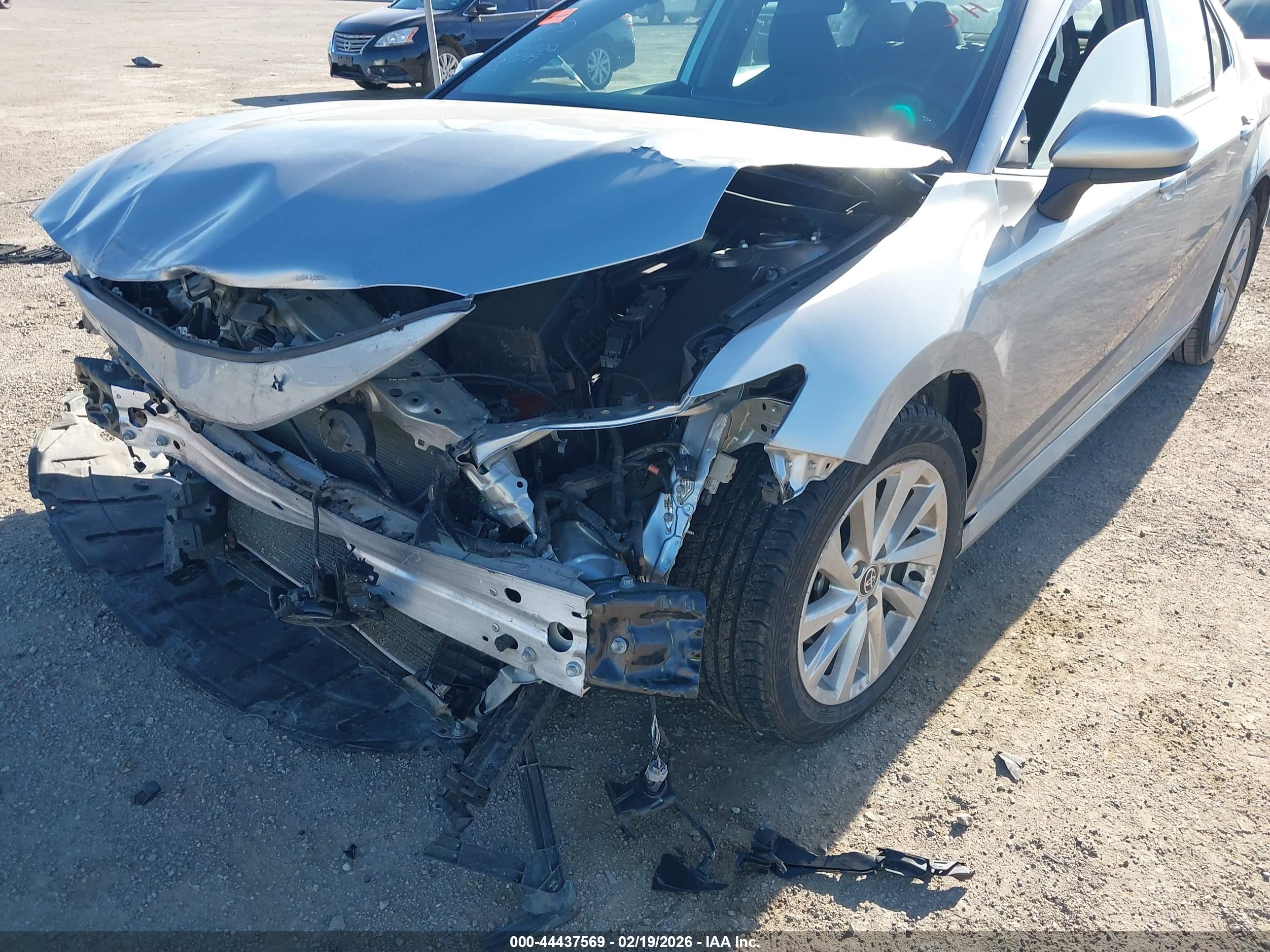 TOYOTA CAMRY image 6