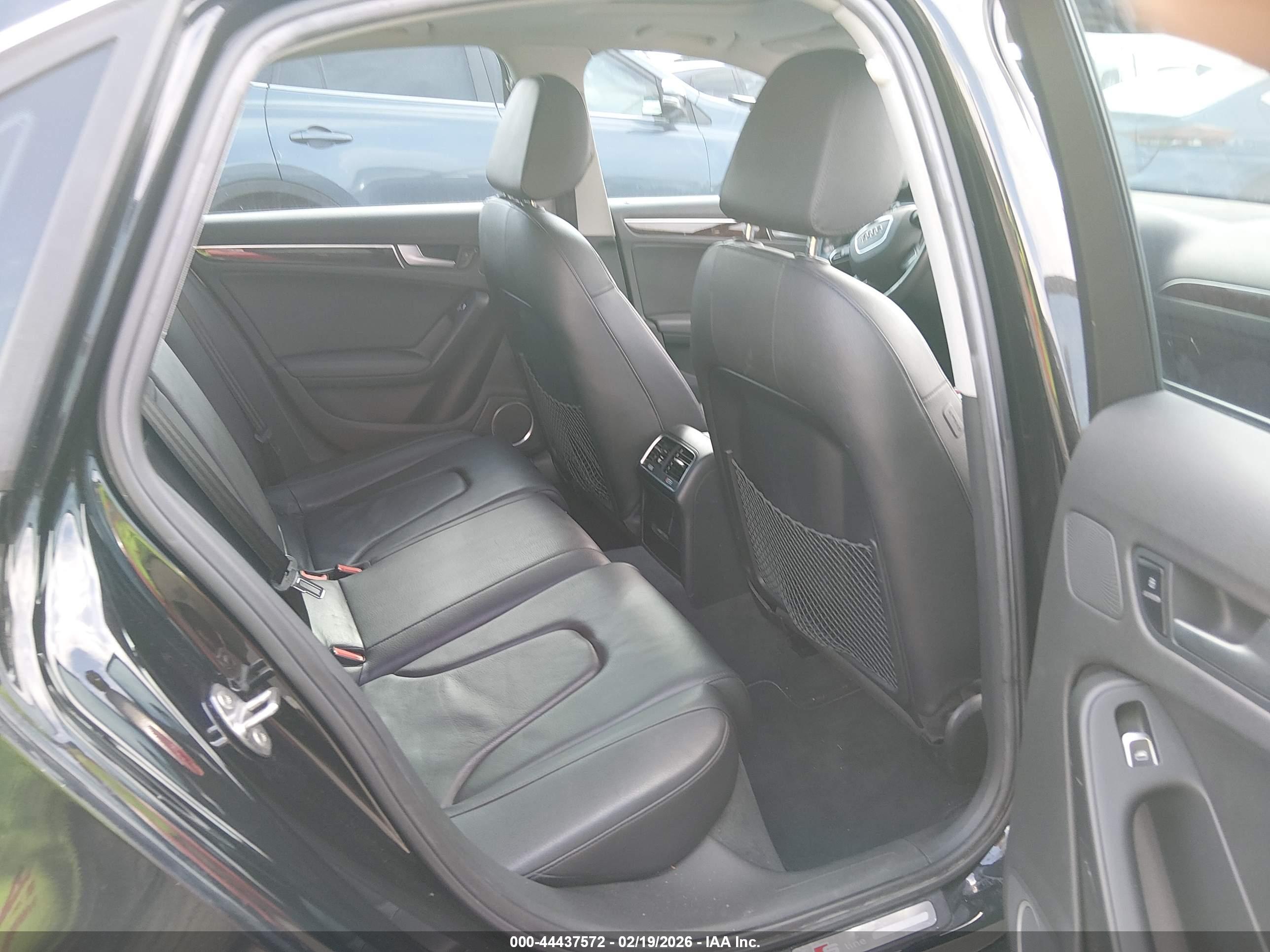 AUDI A4 image 8