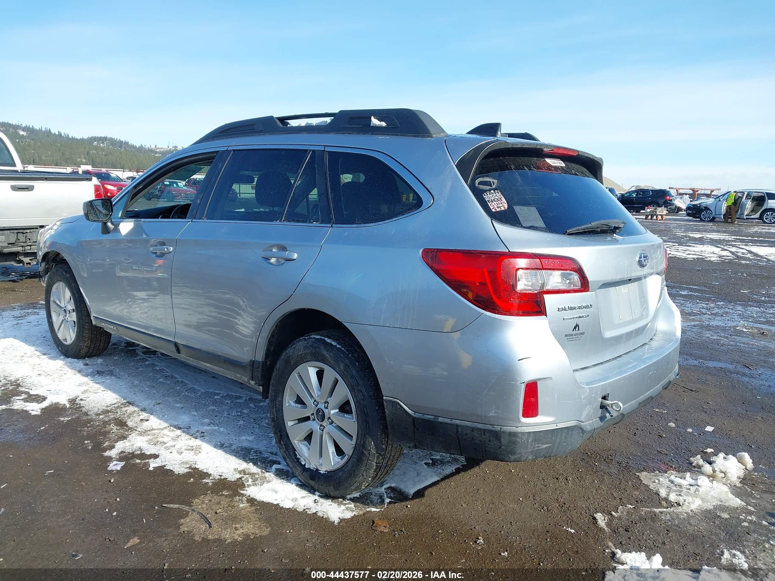 SUBARU OUTBACK image 3