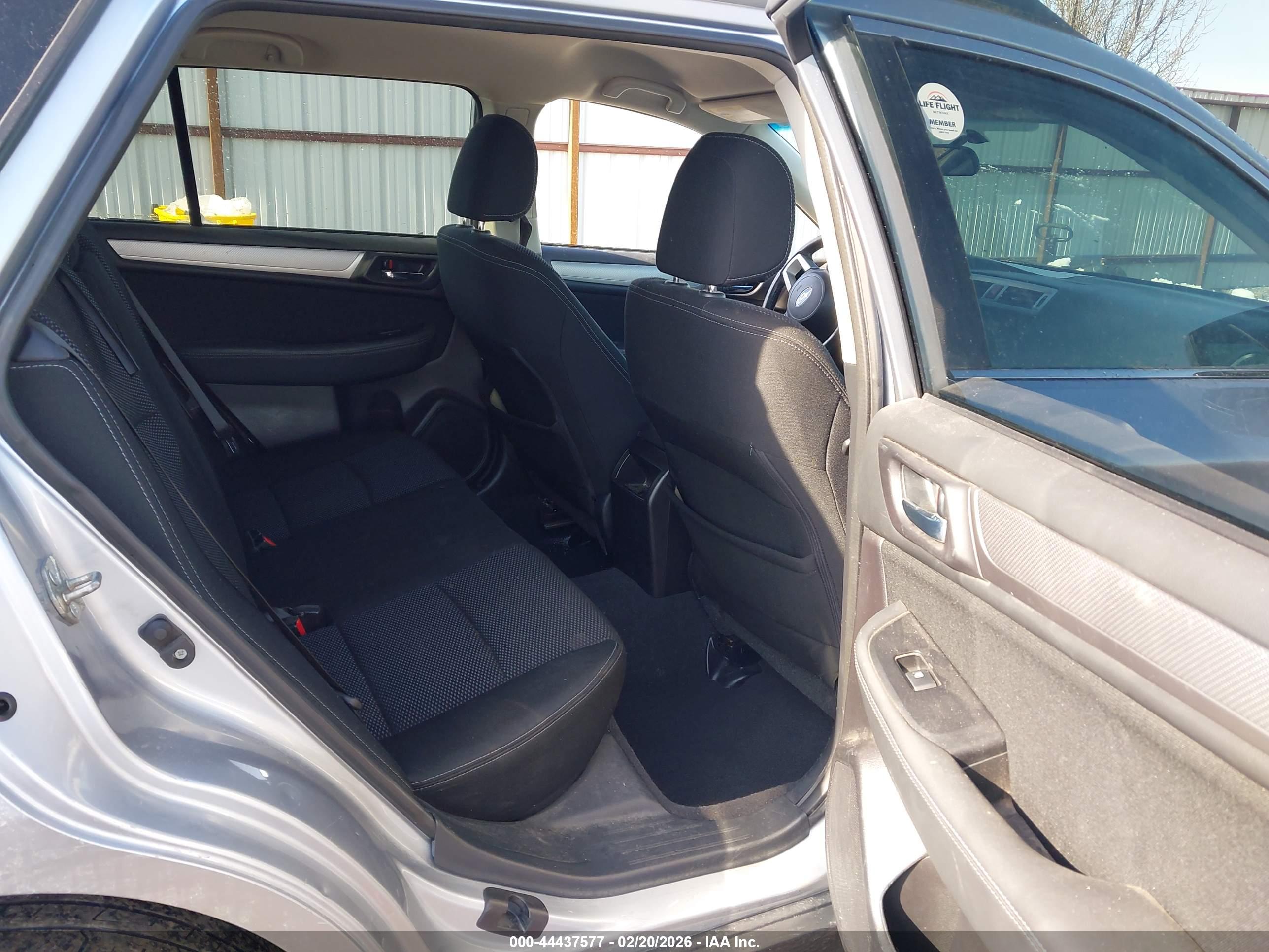SUBARU OUTBACK image 8