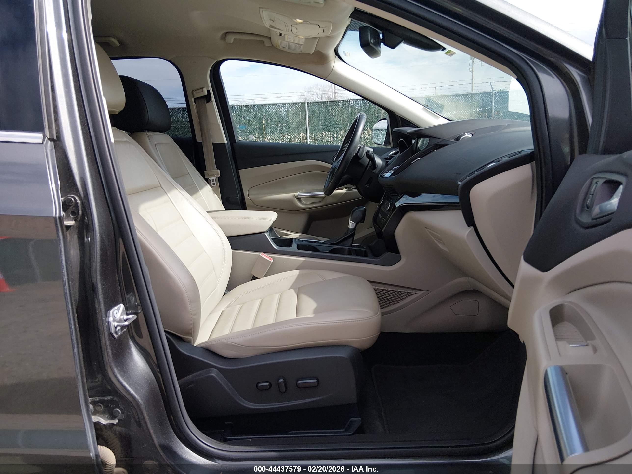 FORD ESCAPE image 5
