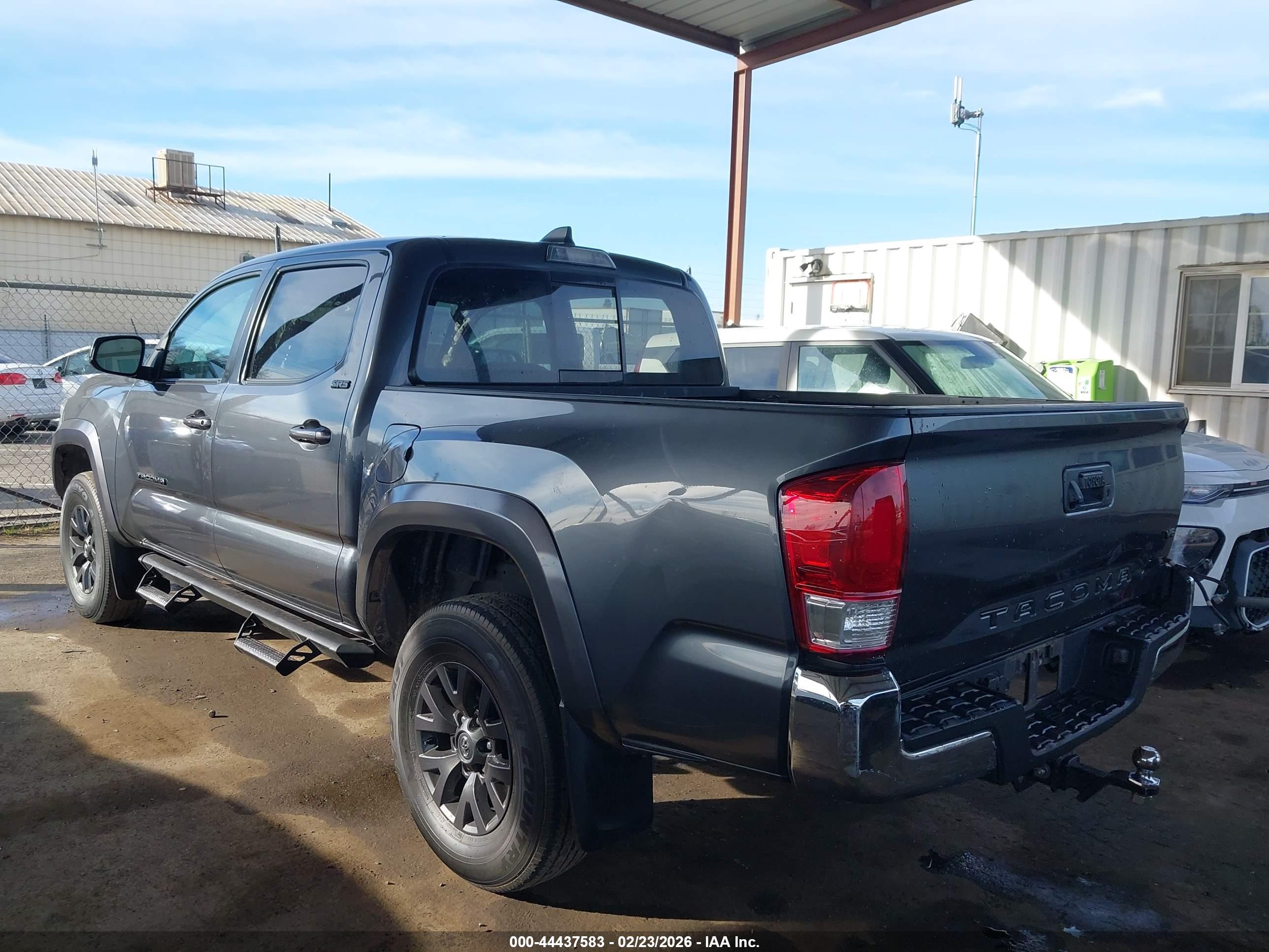 TOYOTA TACOMA image 3