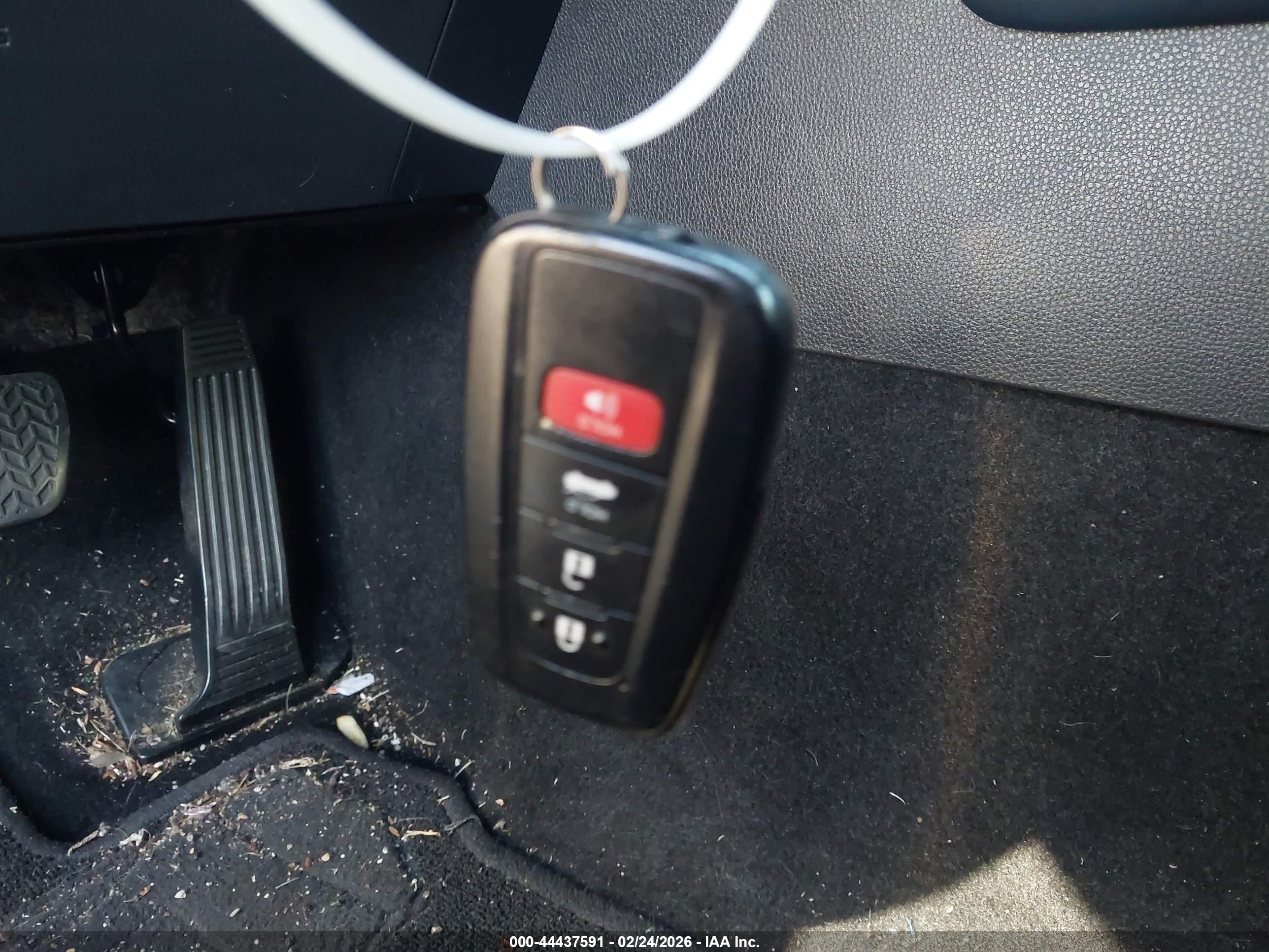 TOYOTA MIRAI image 11