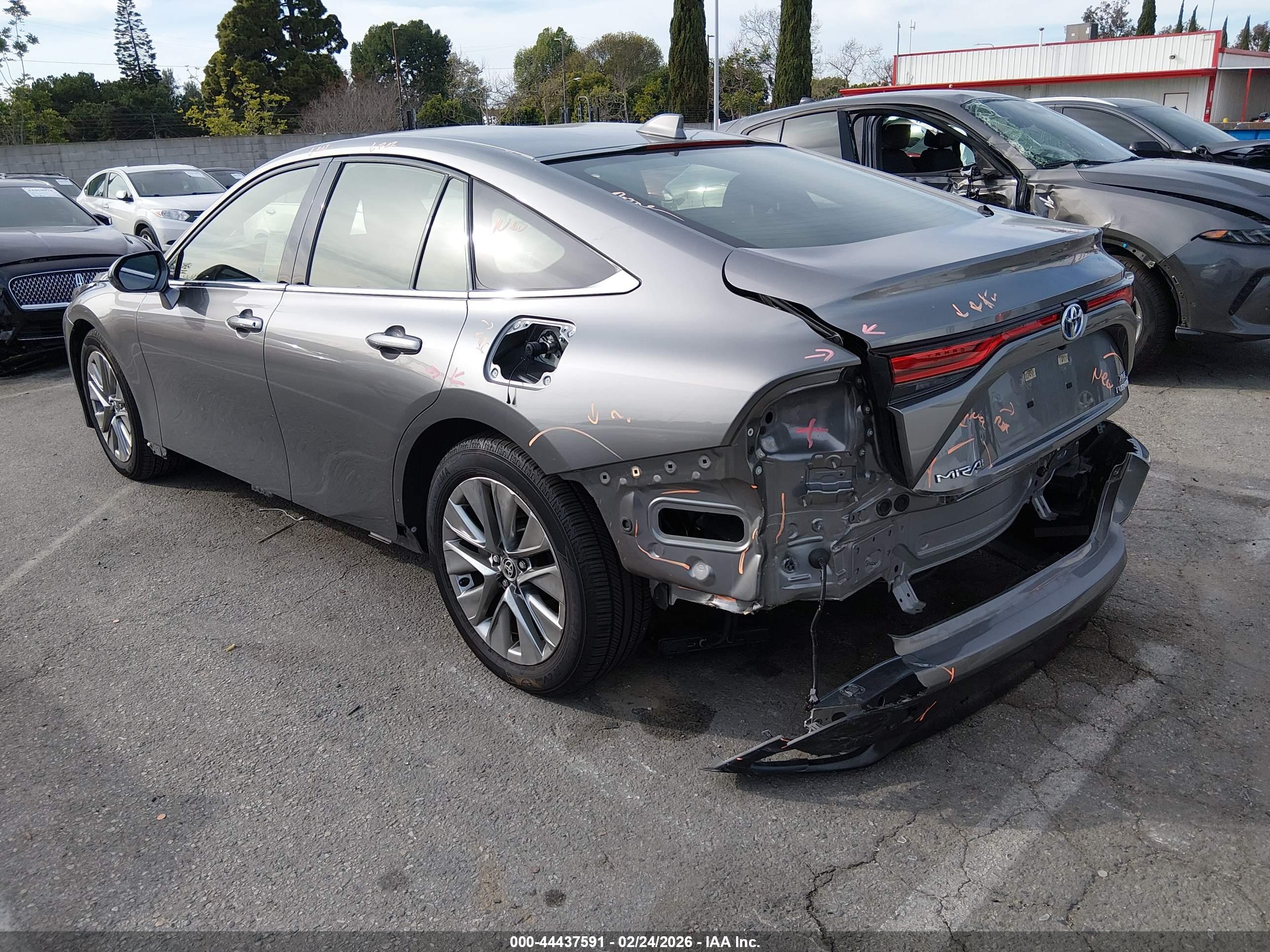 TOYOTA MIRAI image 3