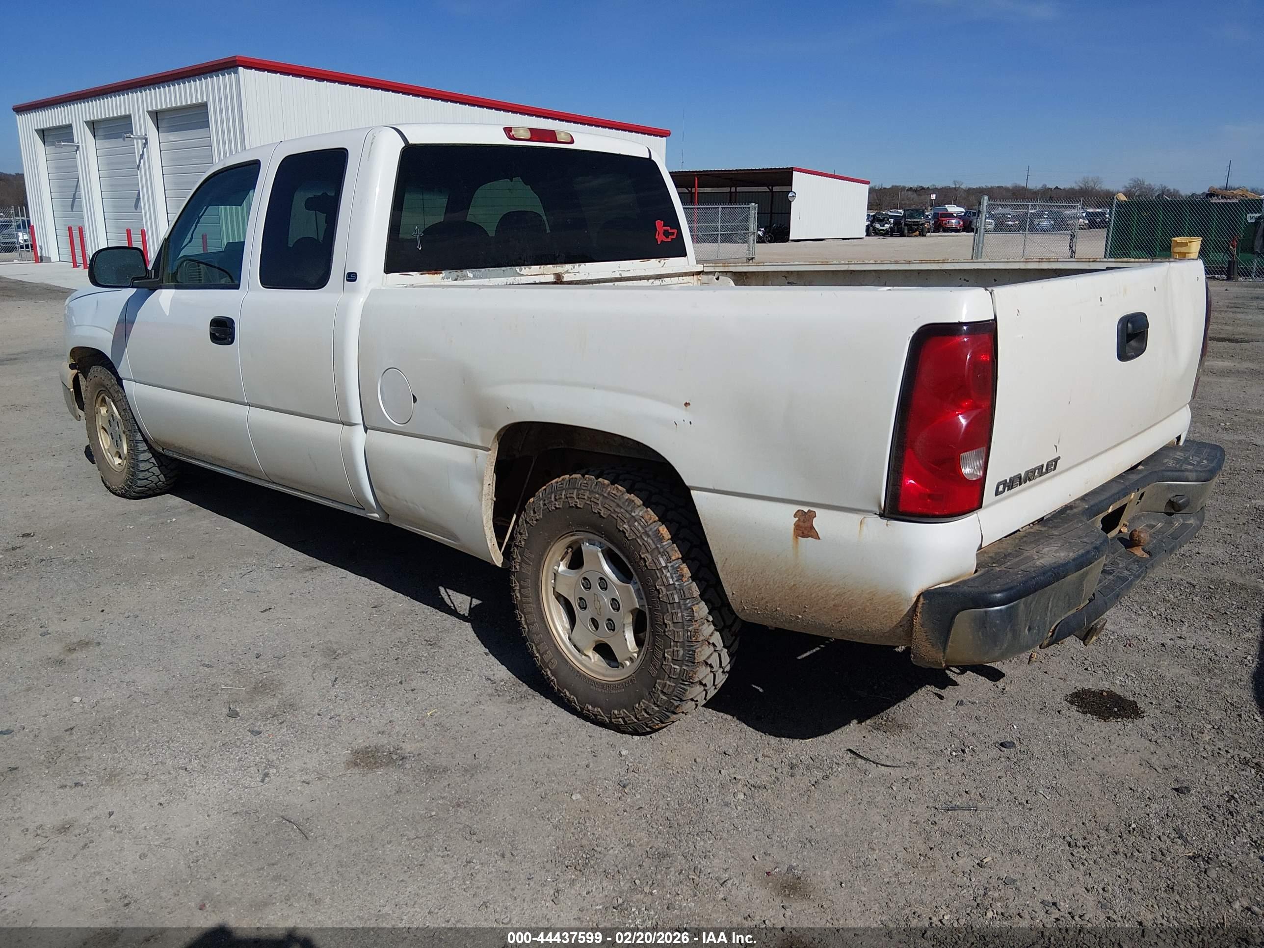CHEVROLET SILVERADO image 3