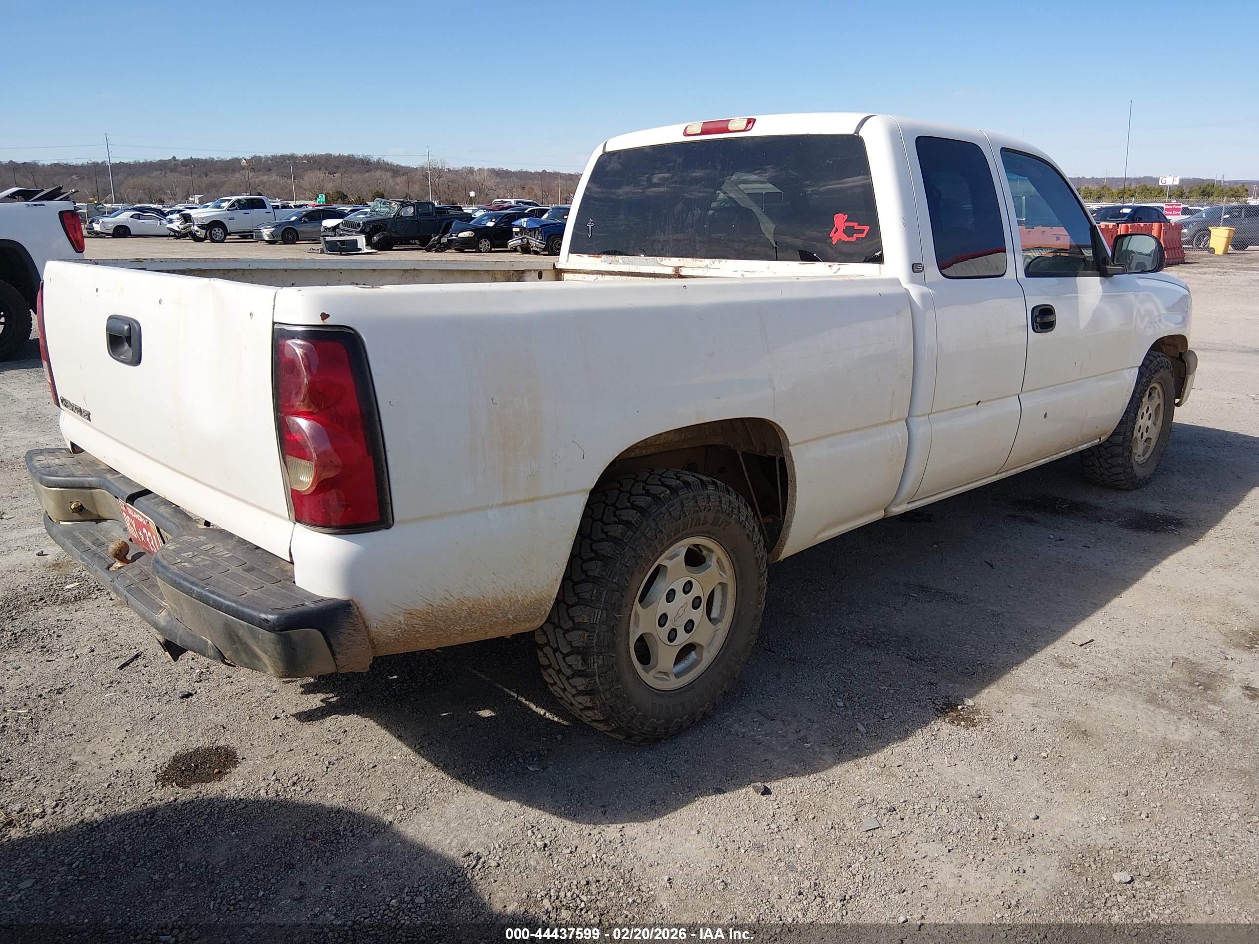 CHEVROLET SILVERADO image 4