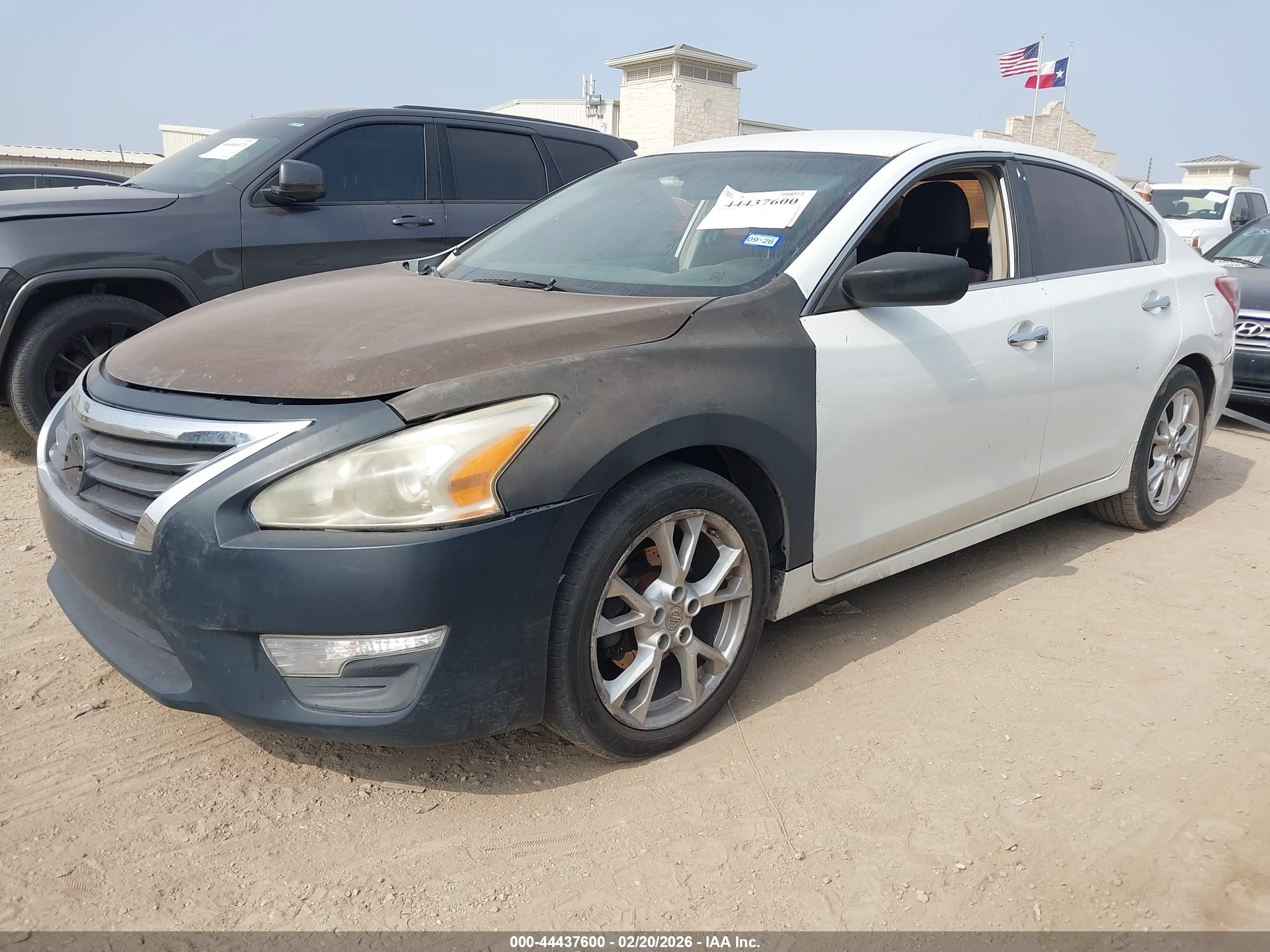 NISSAN ALTIMA image 2