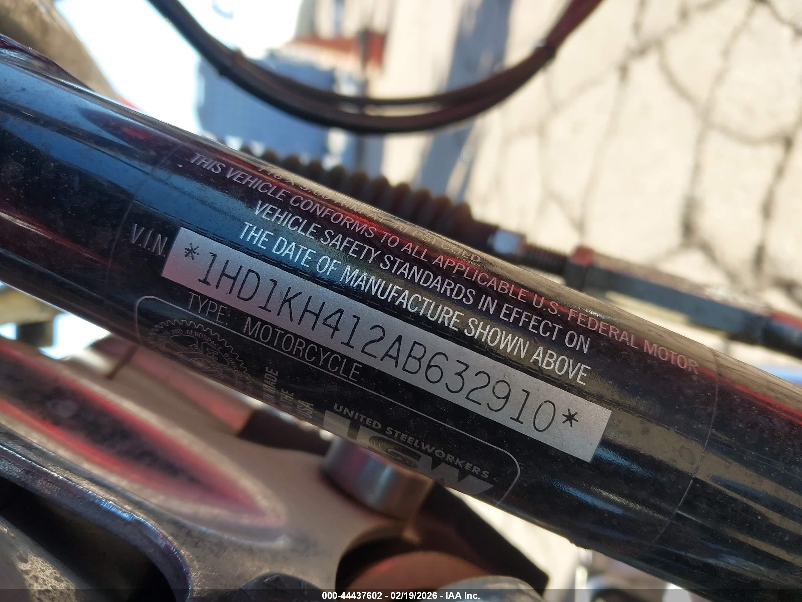 HARLEY-DAVIDSON FLTRX image 10