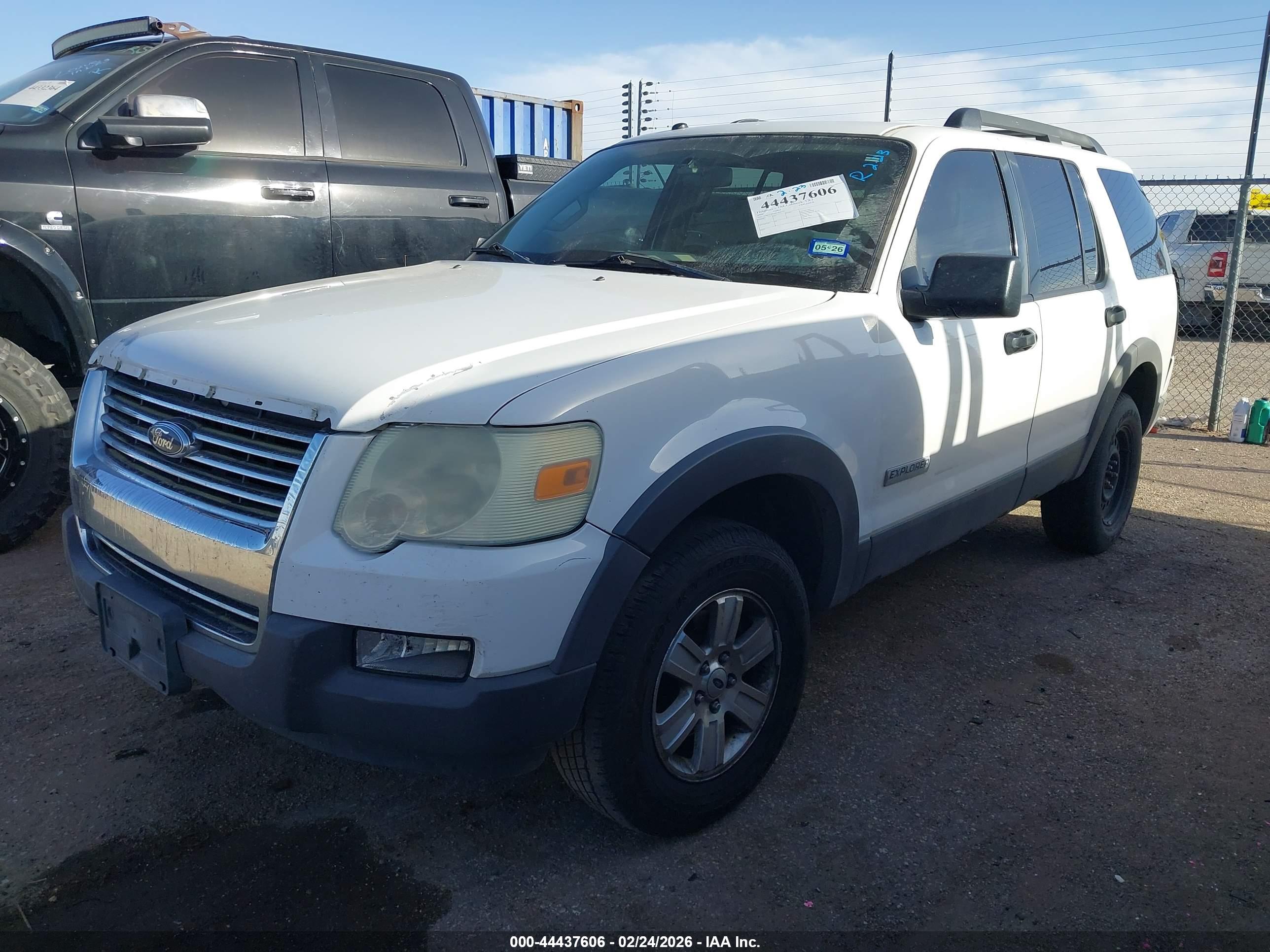 FORD EXPLORER image 2