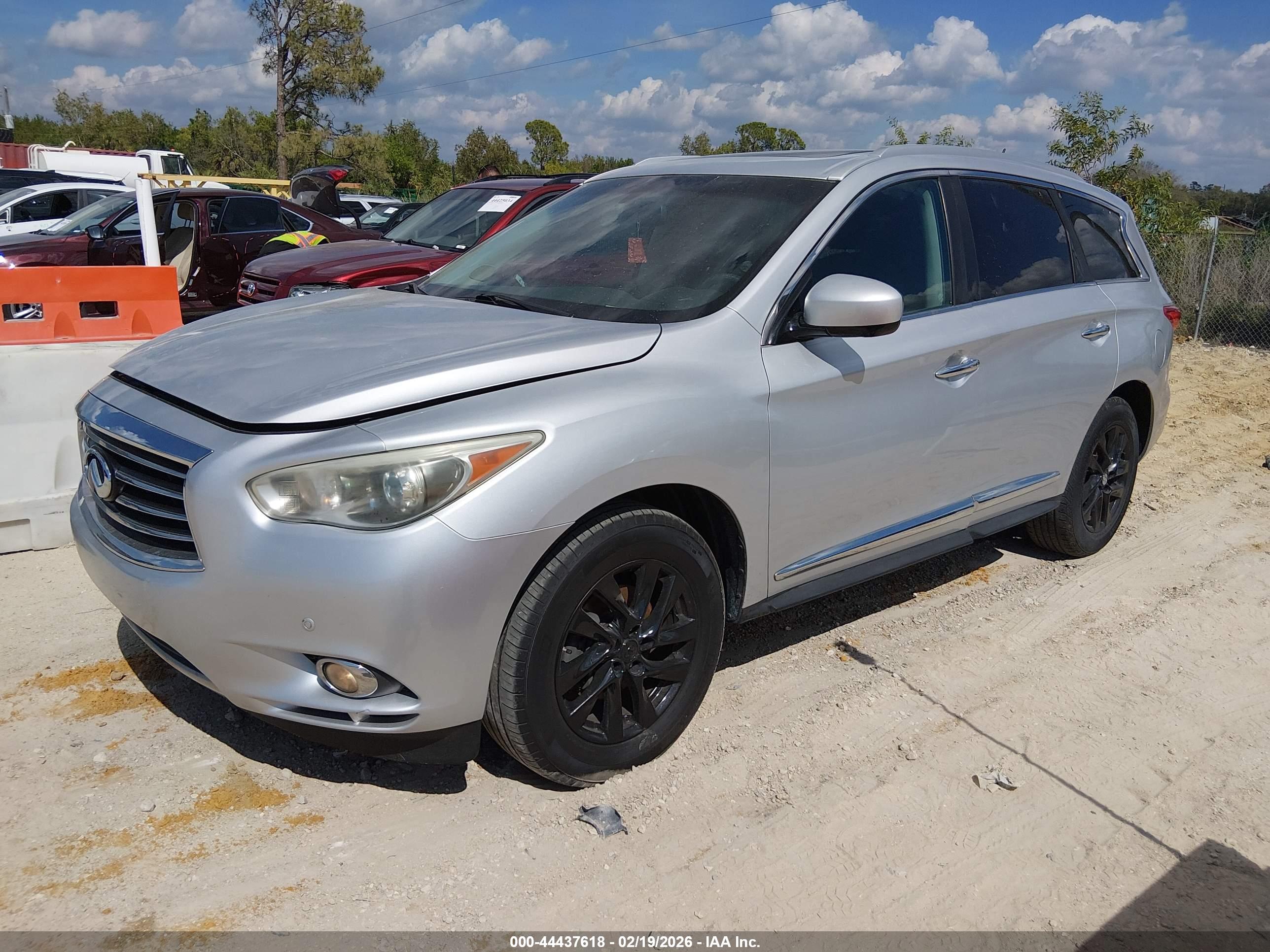 INFINITI JX35 image 2