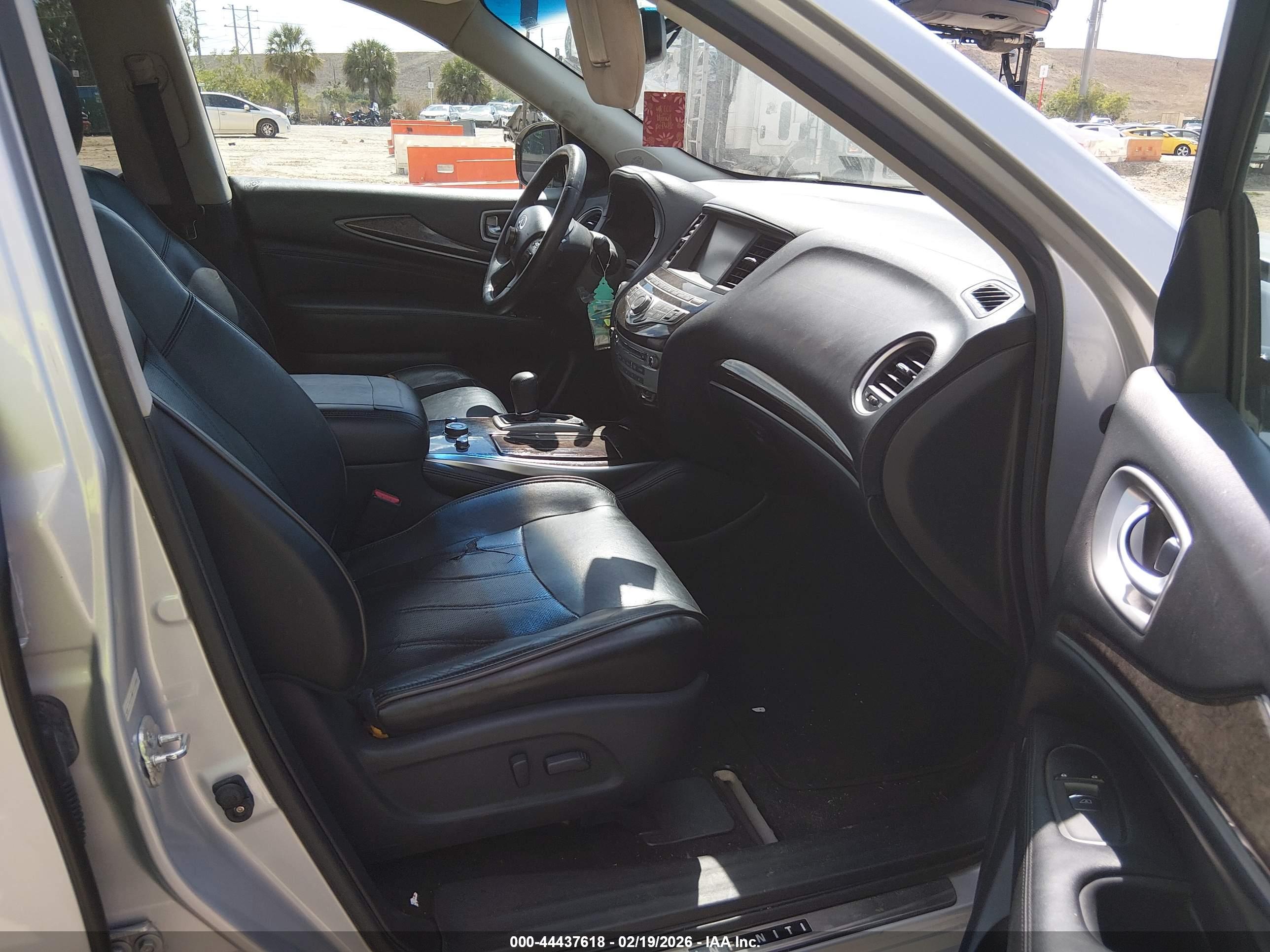 INFINITI JX35 image 5