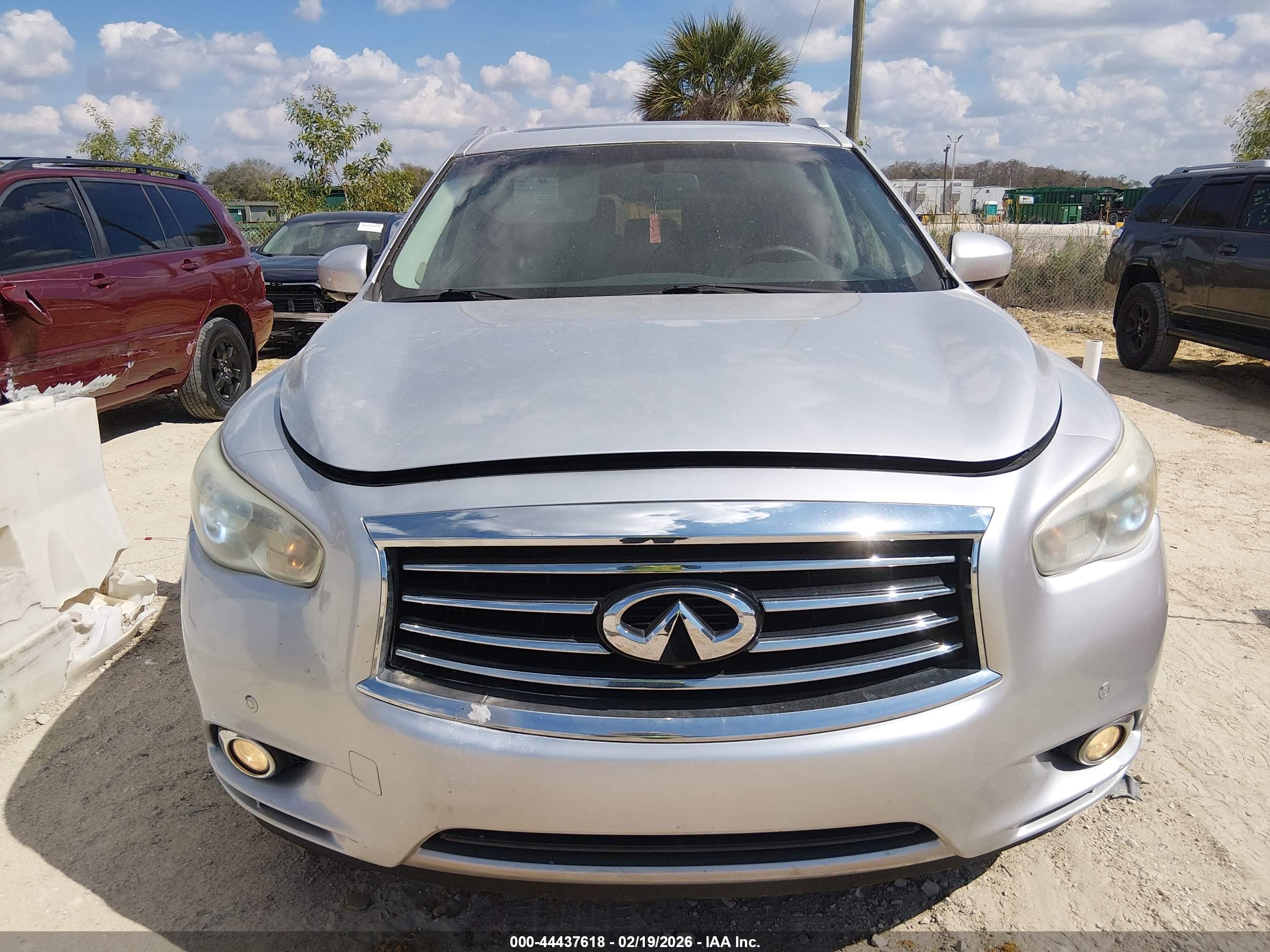 INFINITI JX35 image 6