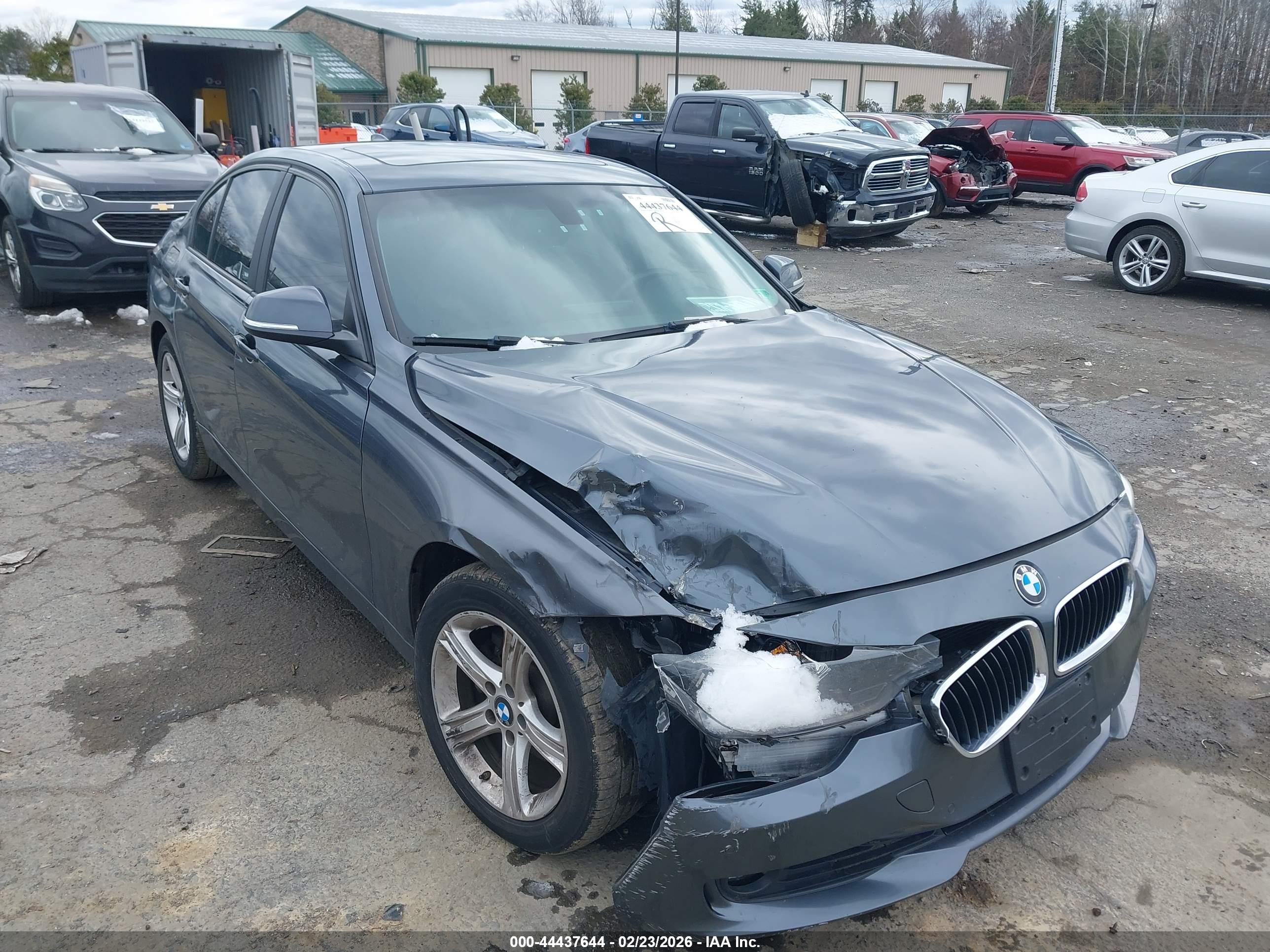 BMW 328I image 6