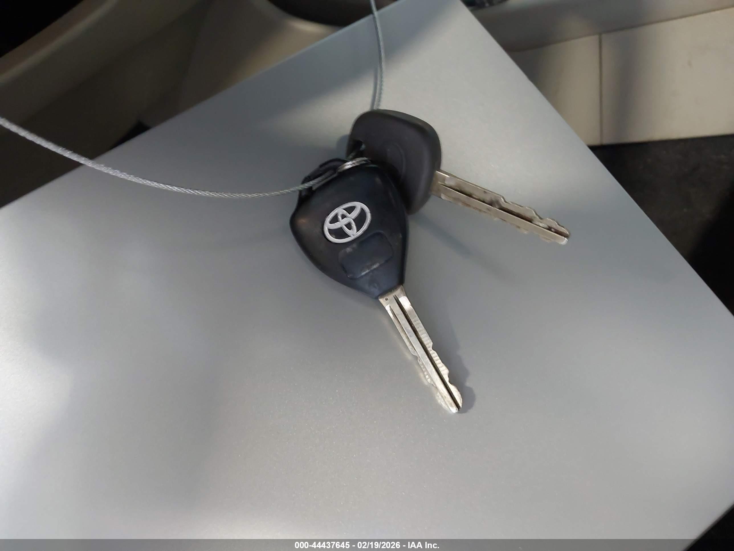 TOYOTA CAMRY image 11
