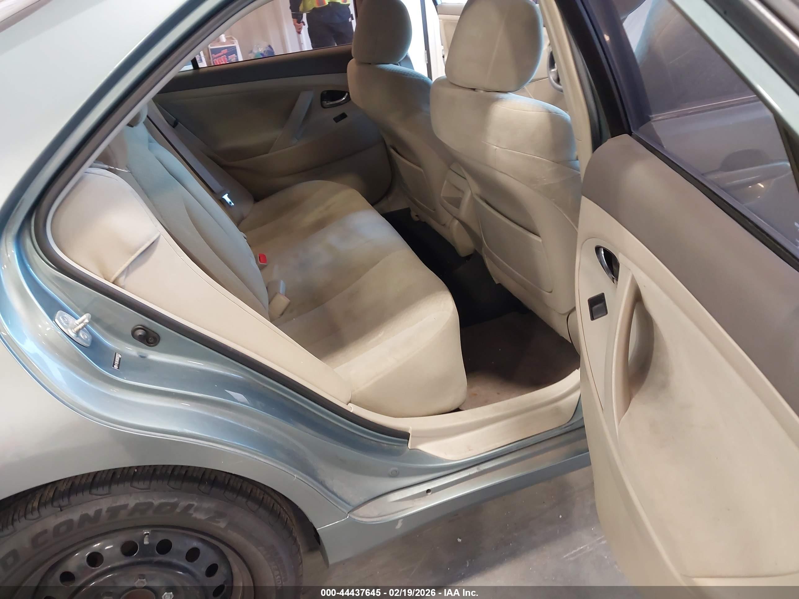 TOYOTA CAMRY image 8