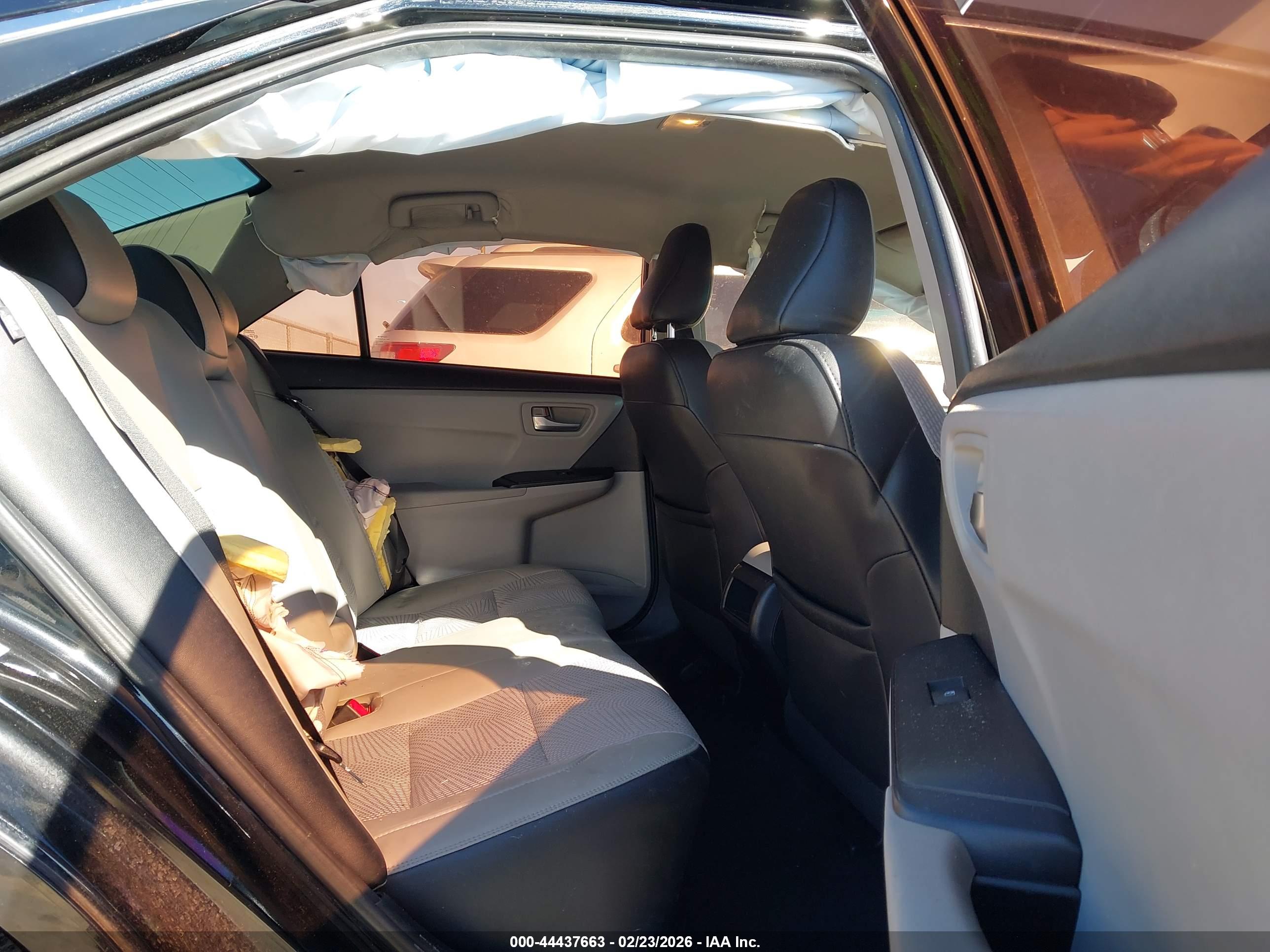 TOYOTA CAMRY image 8