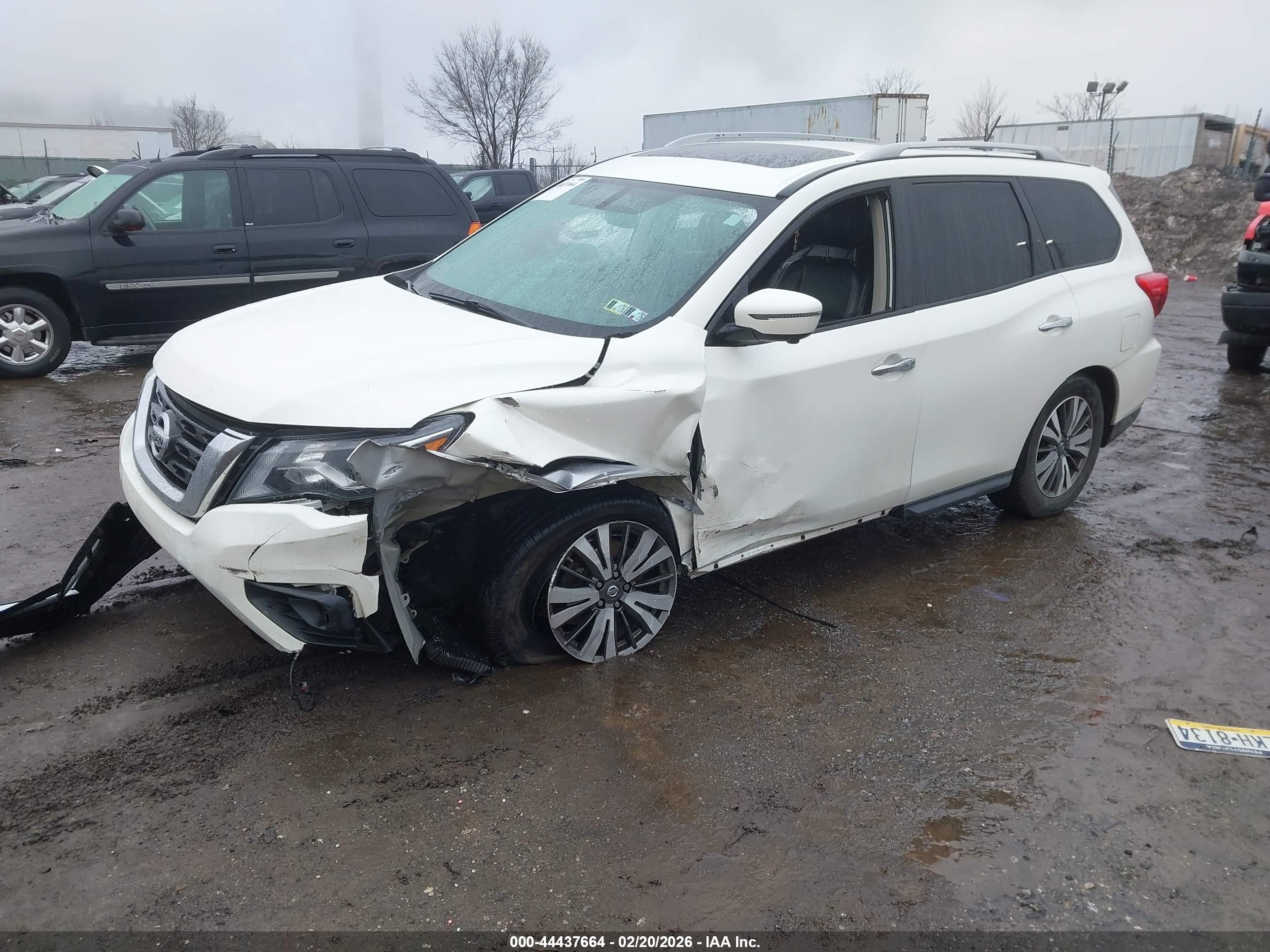 NISSAN PATHFINDER image 2