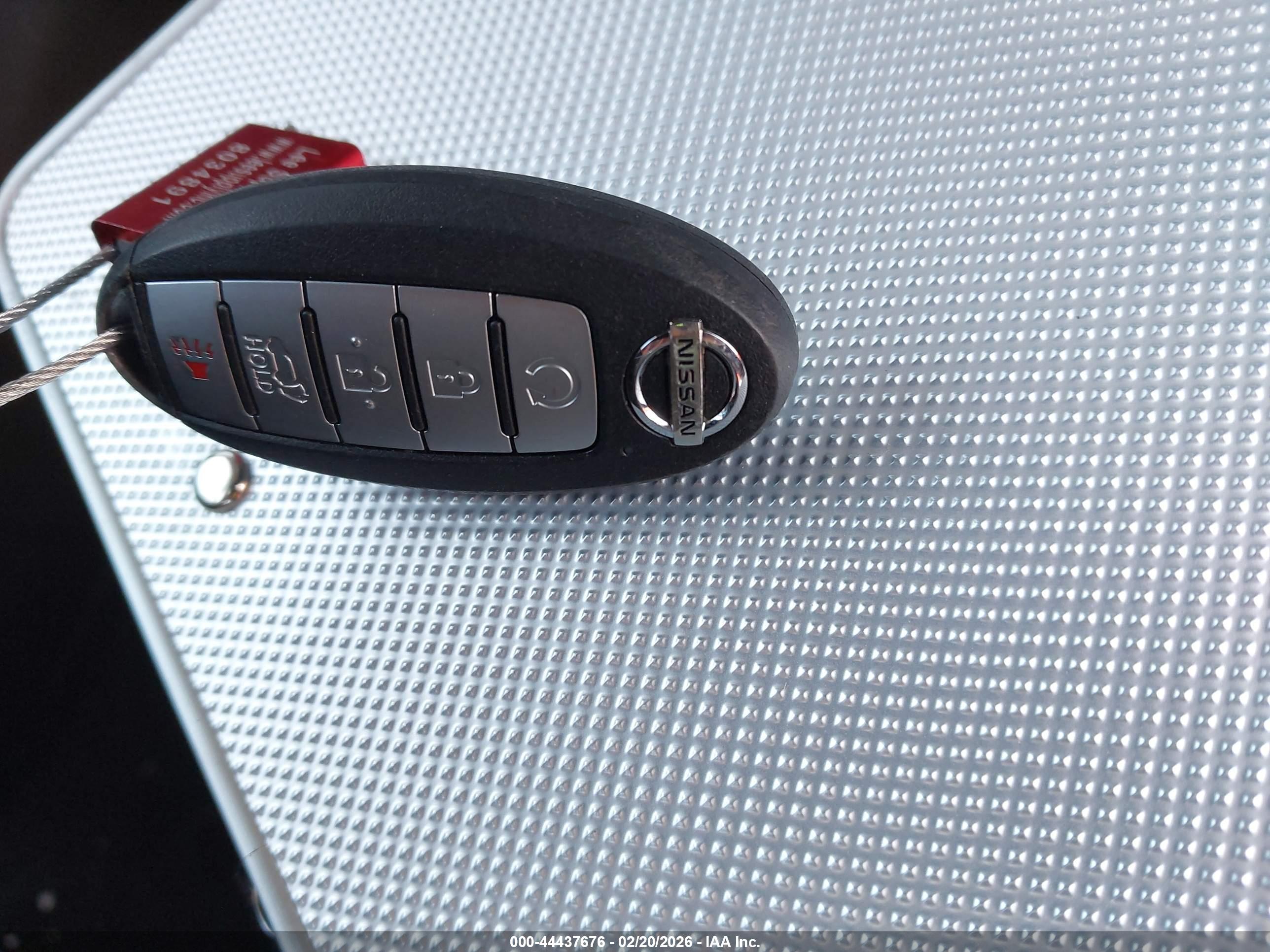 NISSAN ROGUE image 11