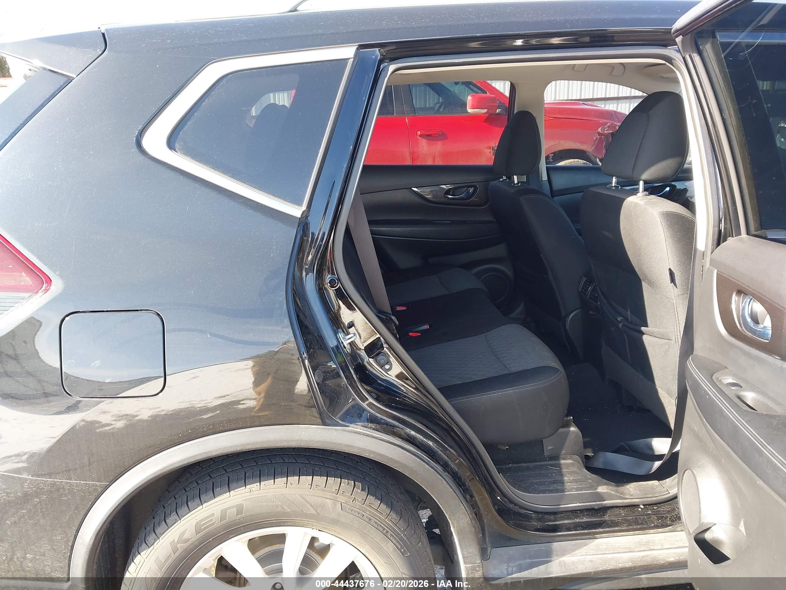 NISSAN ROGUE image 8