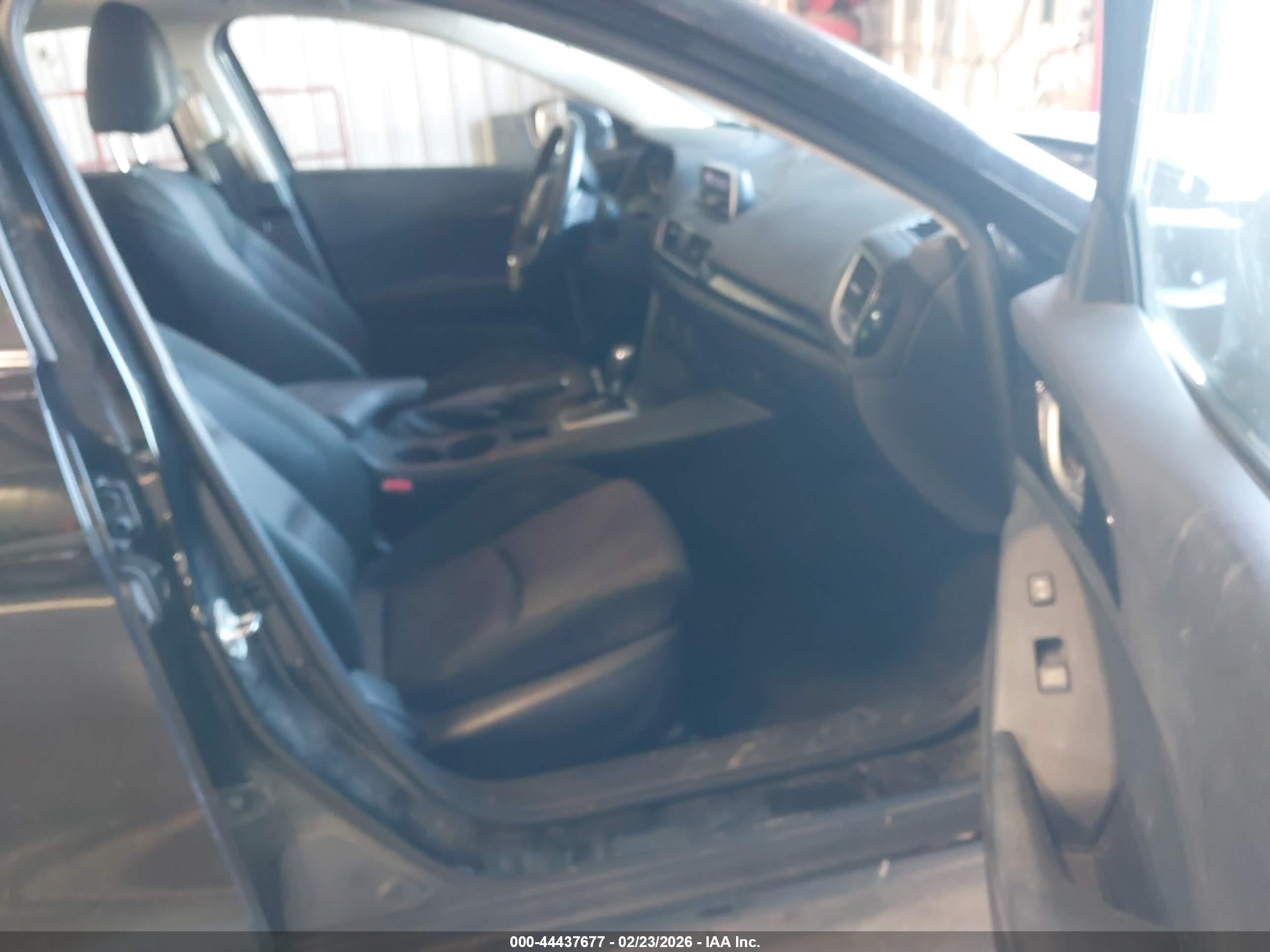 MAZDA MAZDA3 image 5