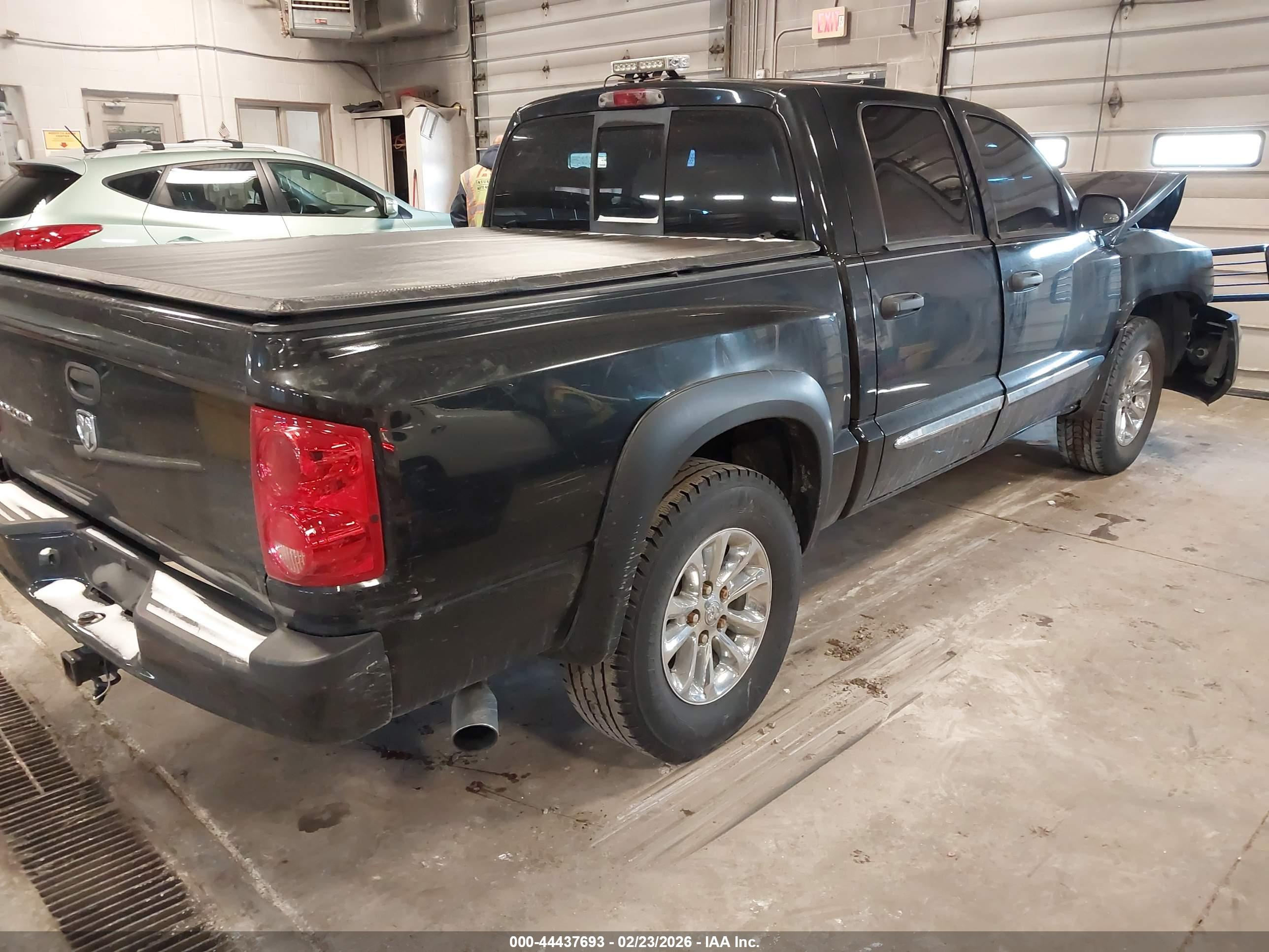 DODGE DAKOTA image 4