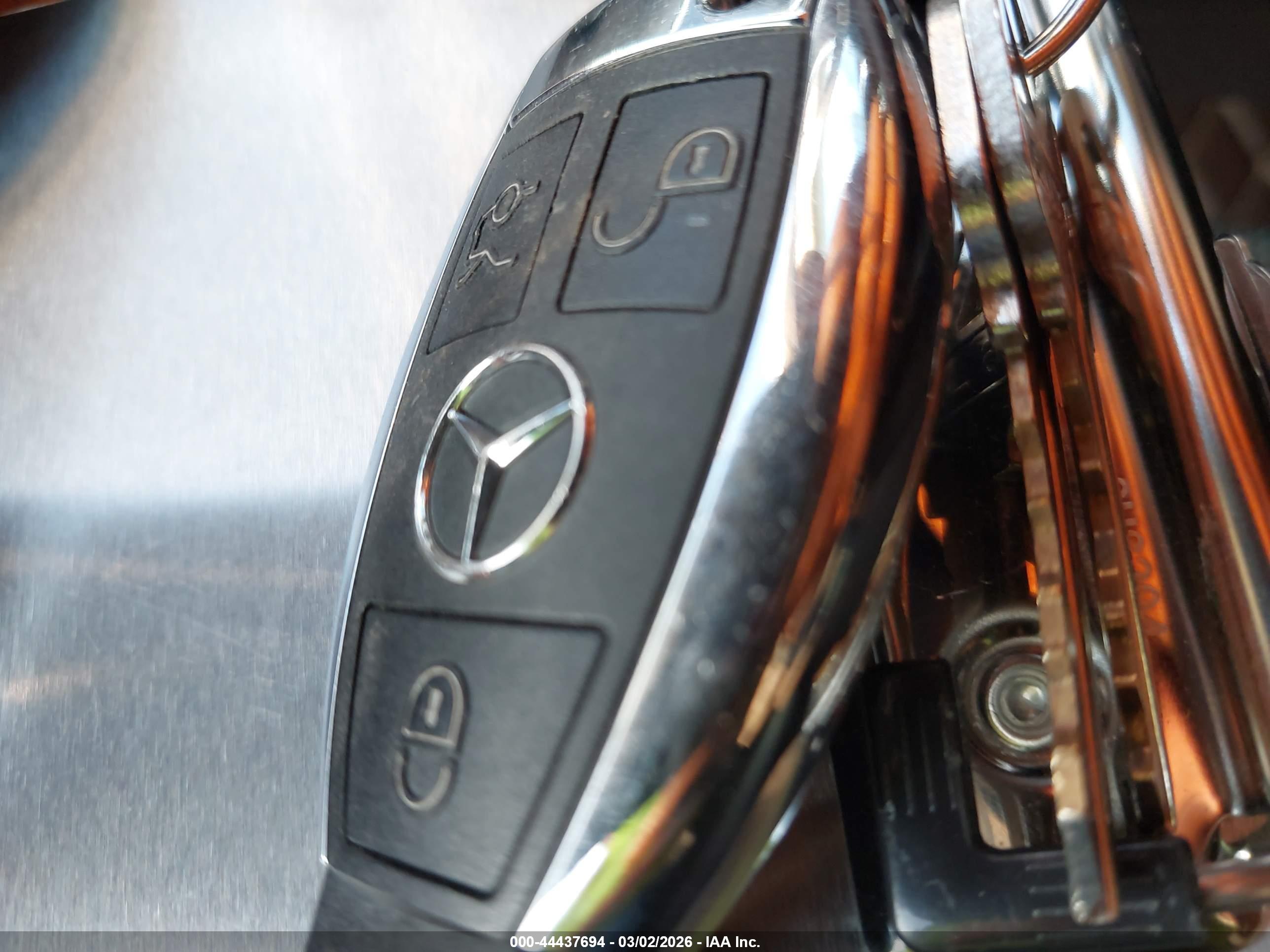 MERCEDES-BENZ GLS image 11